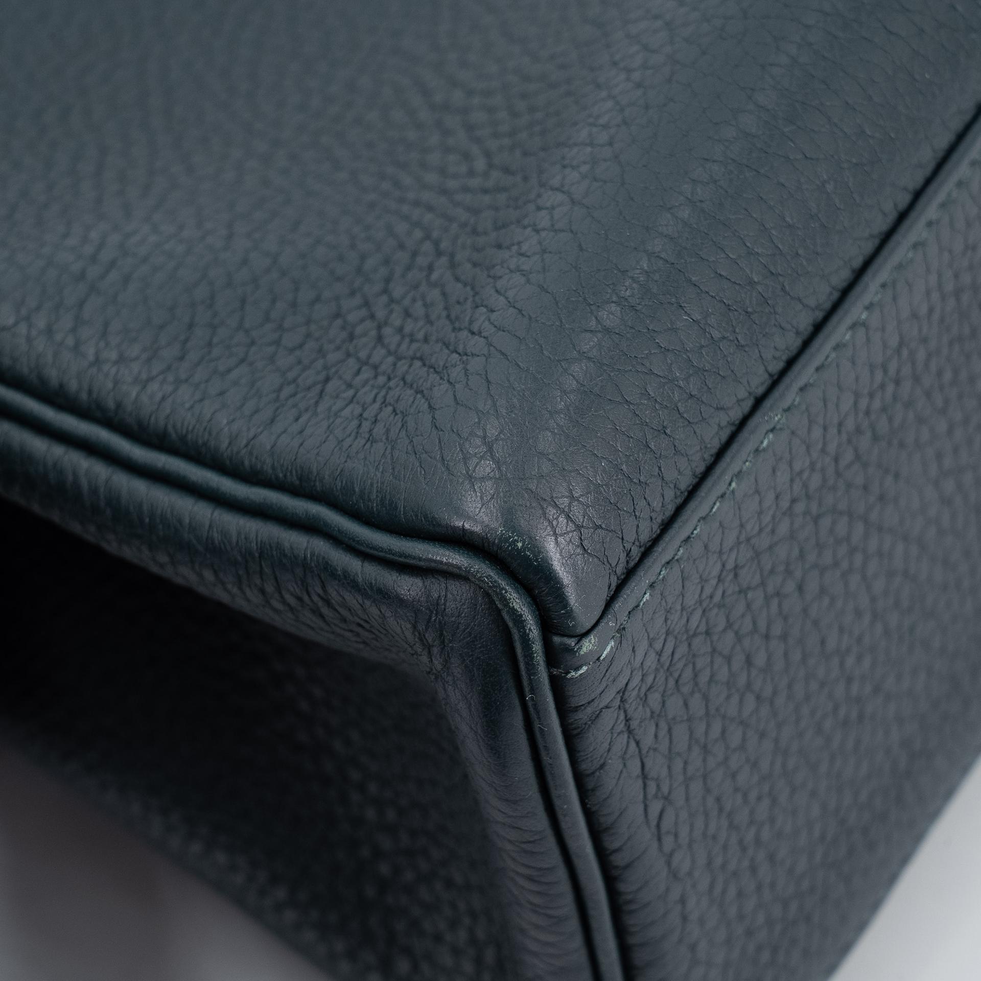 Very Good ( Rank A) HERMÈS Kelly Ado PM Vert Cypress (6O) Togo Palladium hardware C (2018) - 31