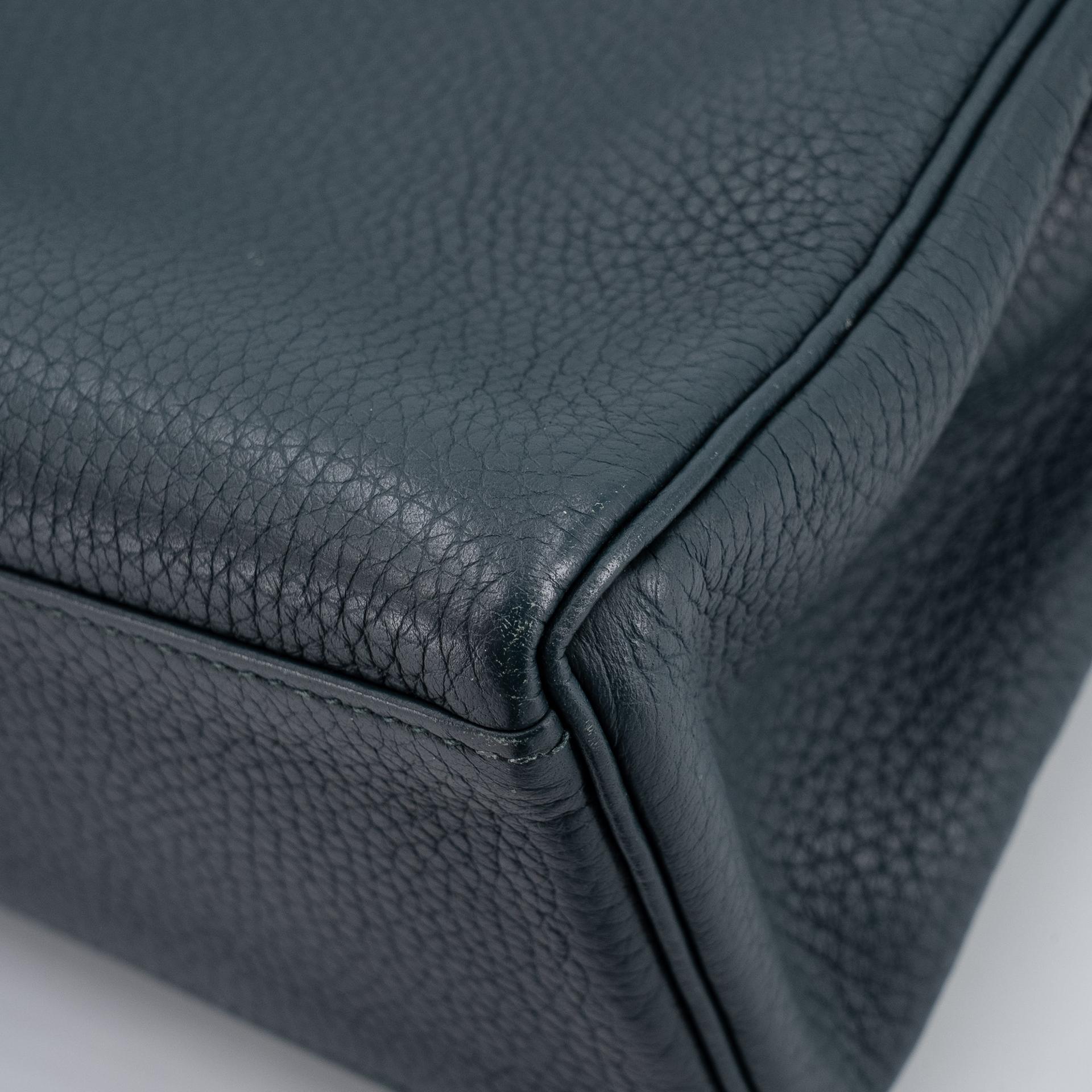Very Good ( Rank A) HERMÈS Kelly Ado PM Vert Cypress (6O) Togo Palladium hardware C (2018) - 32