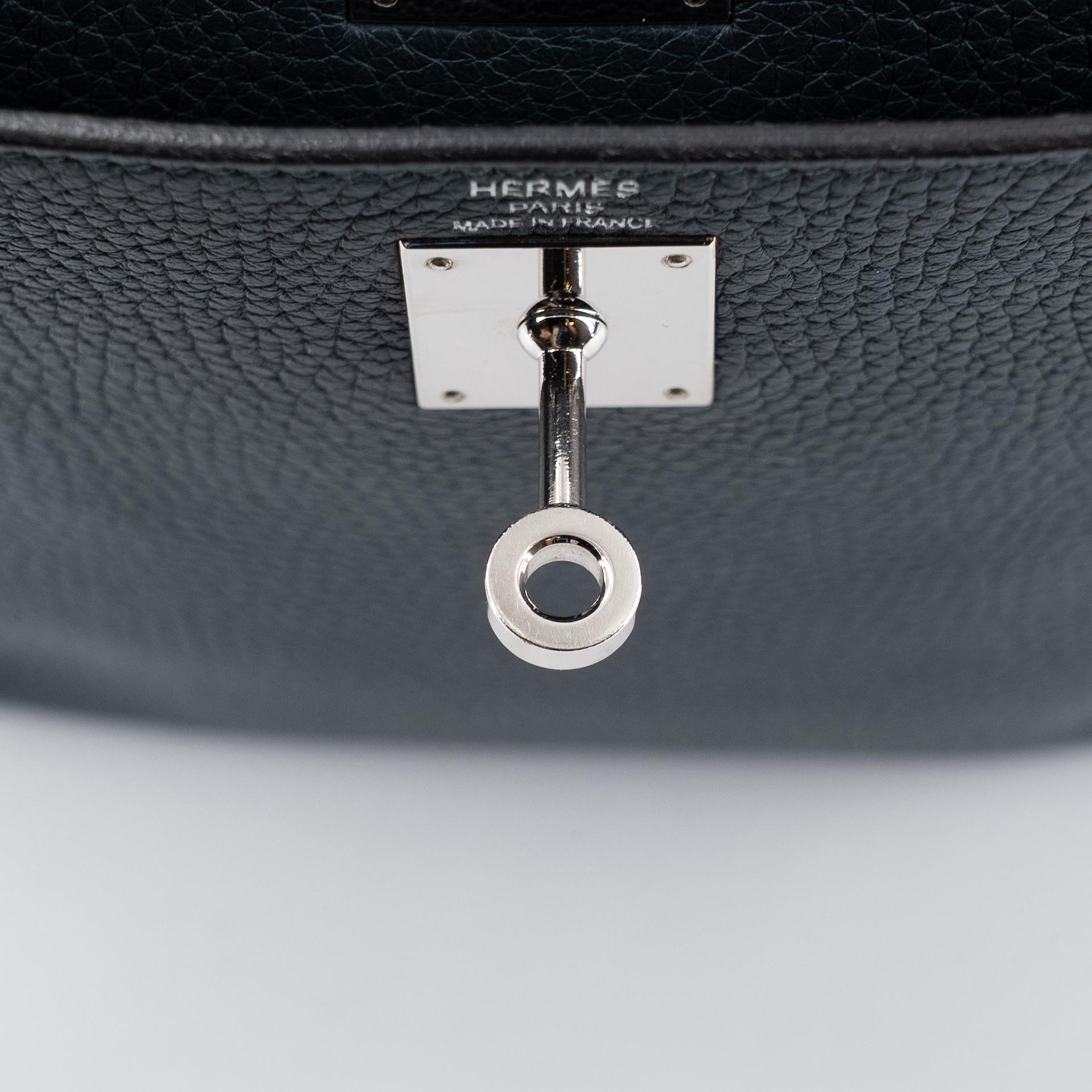 Very Good ( Rank A) HERMÈS Kelly Ado PM Vert Cypress (6O) Togo Palladium hardware C (2018) - 15
