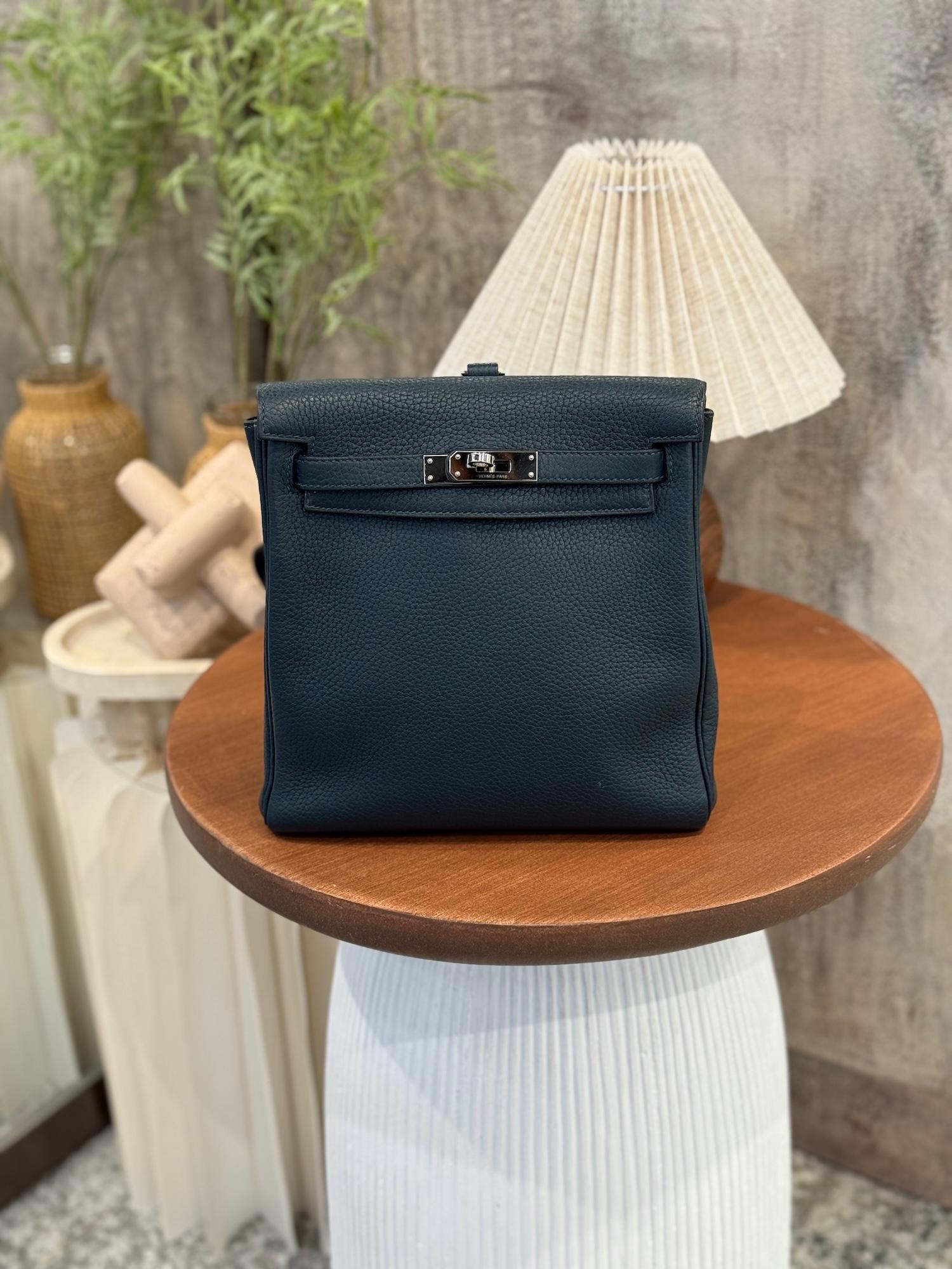 Very Good ( Rank A) HERMÈS Kelly Ado PM Vert Cypress (6O) Togo Palladium hardware C (2018) - 3