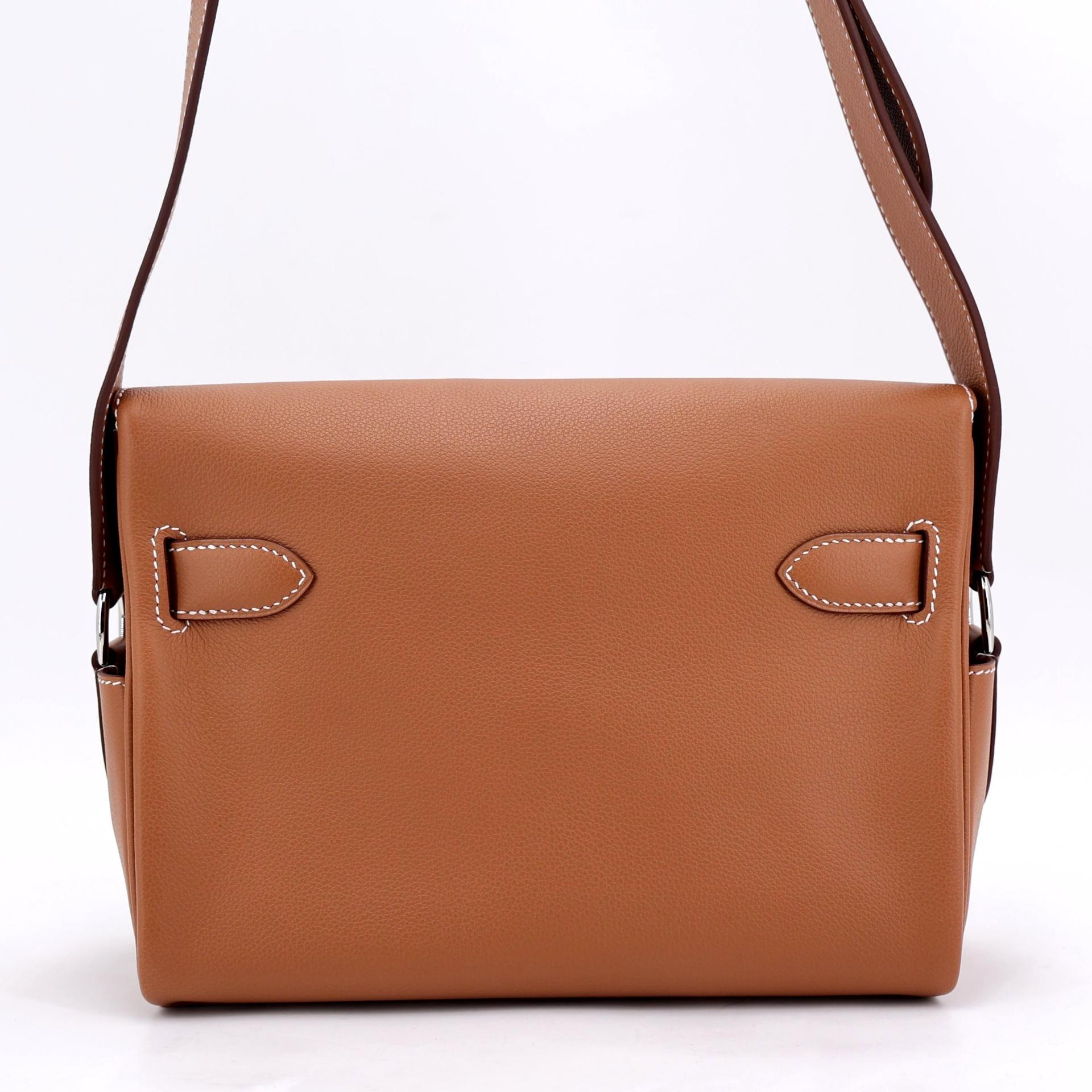 全新 HERMÈS 愛馬仕 Kelly Messenger PM 37 金棕色 Gold Evercolor皮 銀扣 K刻 2025年 - 2