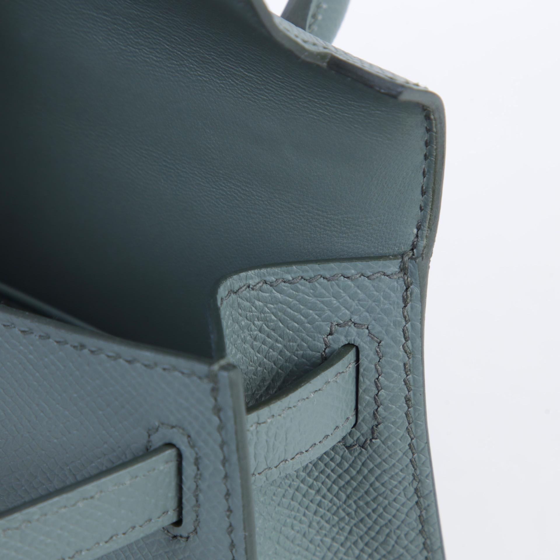 Very Good ( Rank A) HERMÈS Mini Kelly II Vert Amande (63) Epsom Electrum hardware K (2025) - 11