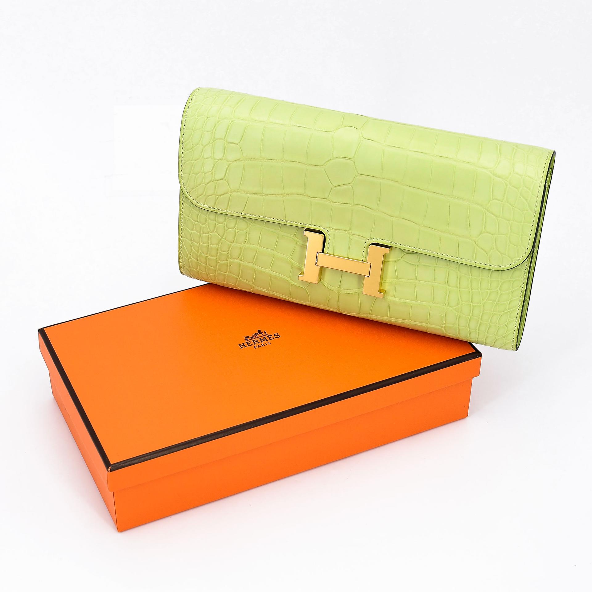 Unused ( Rank NS ) HERMÈS Constance To Go Jaune Bourgeon (R9) Matte Alligator Gold hardware D (2019) - 4