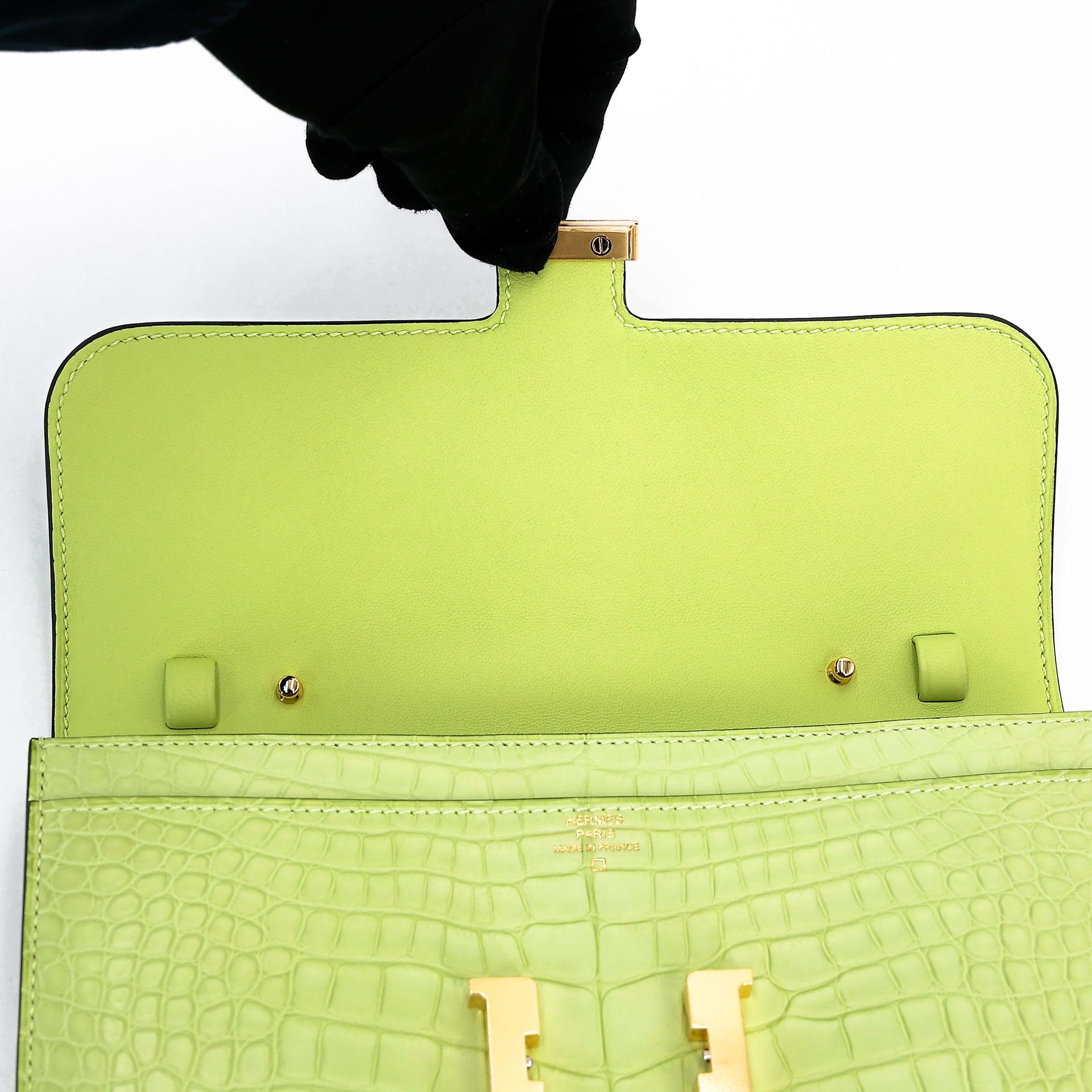 Unused ( Rank NS ) HERMÈS Constance To Go Jaune Bourgeon (R9) Matte Alligator Gold hardware D (2019) - 11