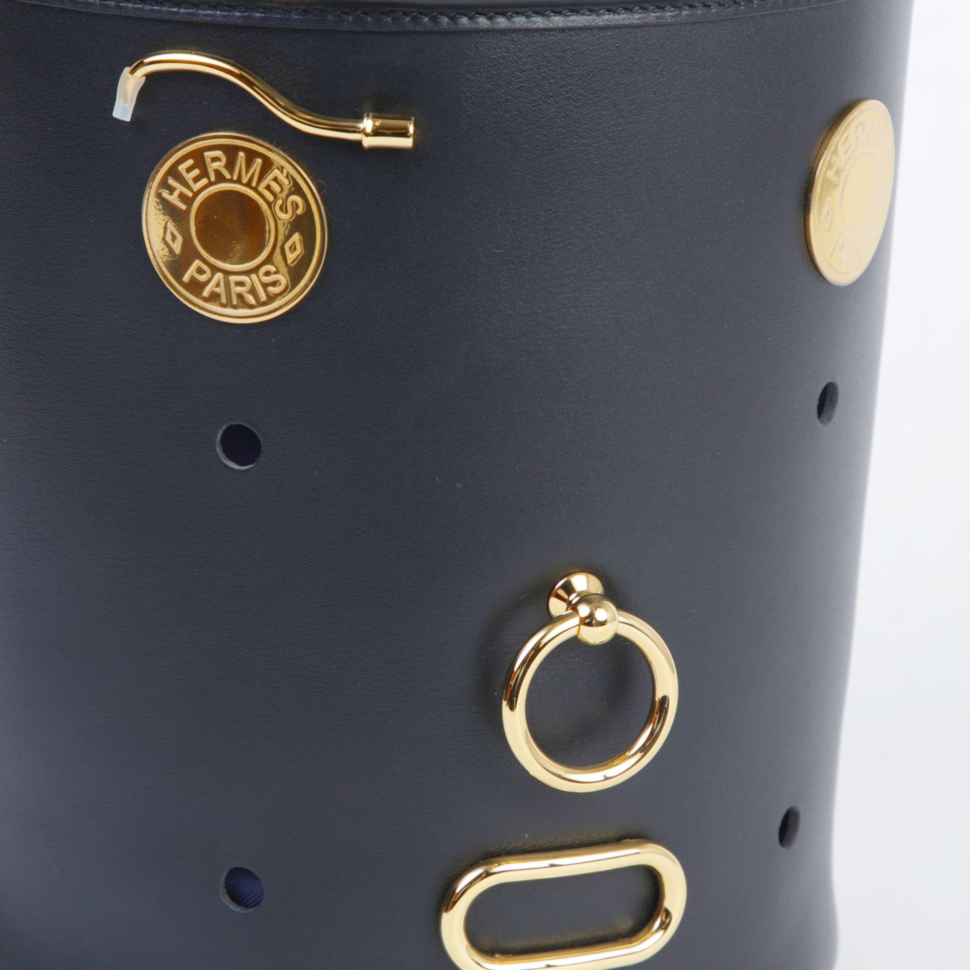 Unused ( Rank NS ) HERMÈS Sac De Mangeoire Play Bucket Bag Noir (89) Tadelakt Gold hardware - 5