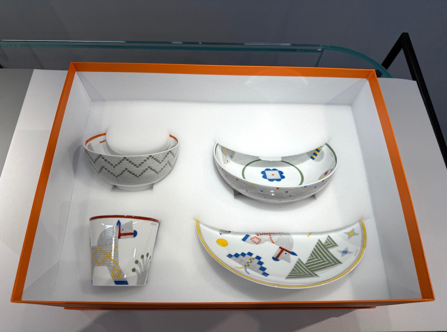 Brand New ( Rank N ) HERMÈS Animaux Nattes Tableware set of 4 pieces White Porcelain - 4