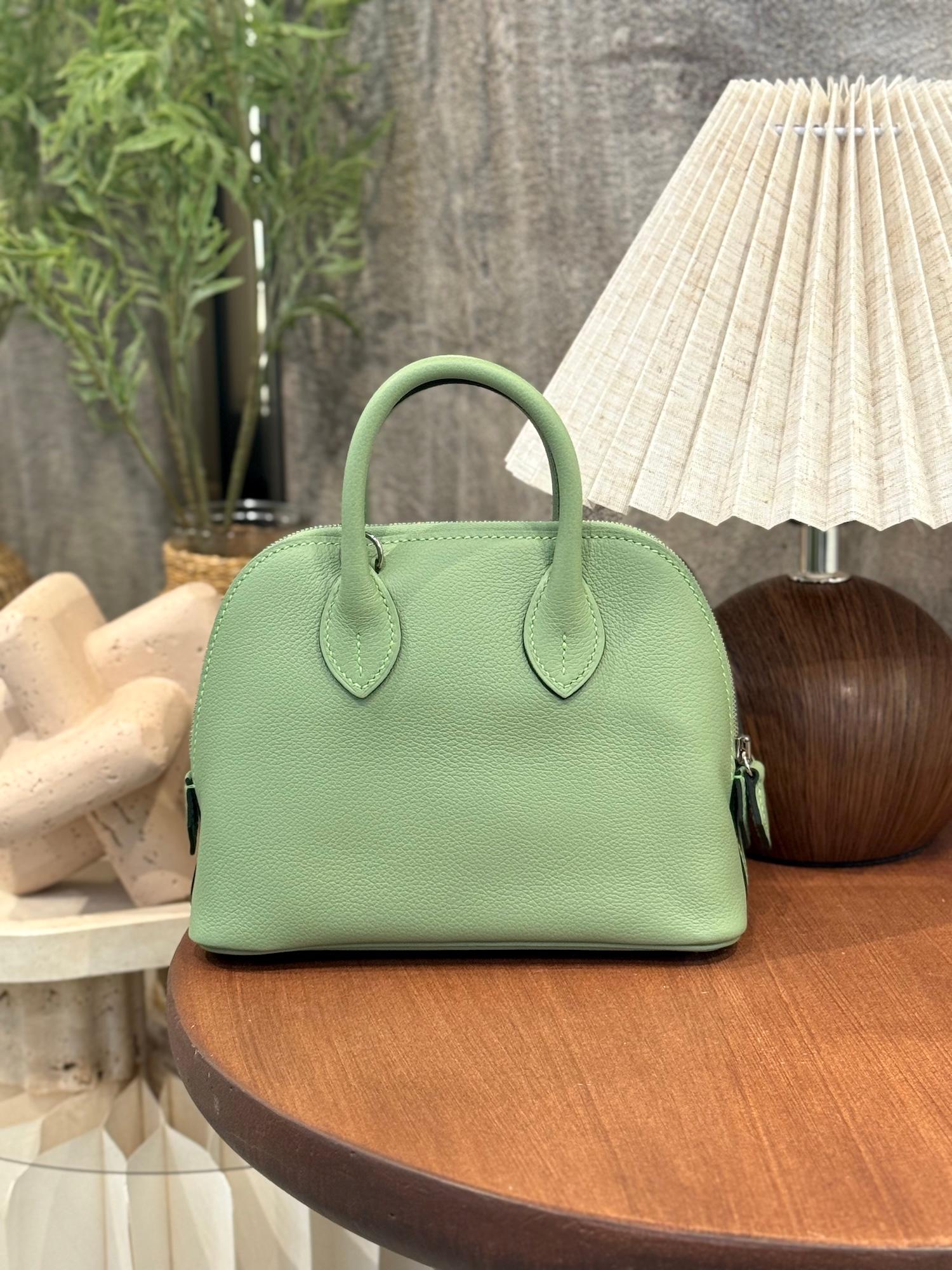 未使用保存品 HERMÈS 愛馬仕 Mini Bolide 1923 3I 牛油果綠 Vert Criquet Evercolor皮 銀扣 B刻 2023年 - 3