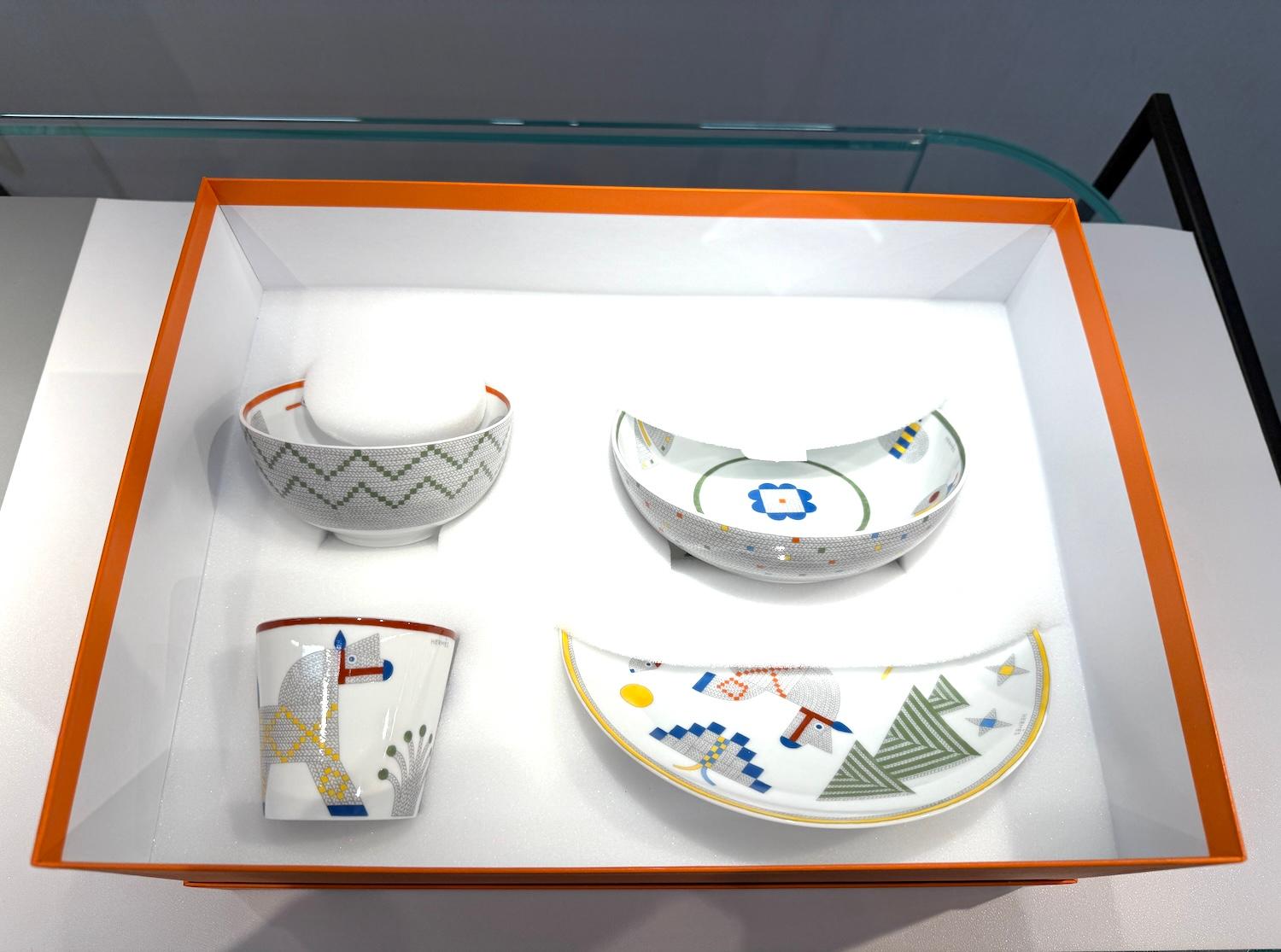 Unused ( Rank NS ) HERMÈS Animaux Nattes Tableware set of 4 pieces White Porcelain - 4