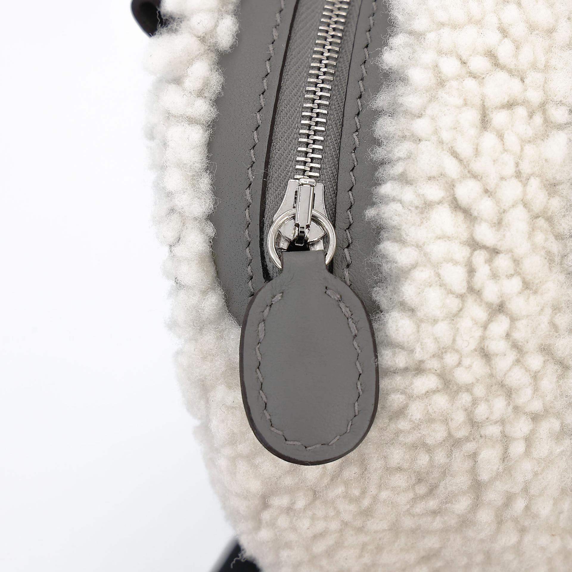 Brand New ( Rank N ) HERMÈS In-The-Loop belt bag Gris Meyer (0L) Ecru Merino Wool Swift Palladium hardware W (2024) - 10