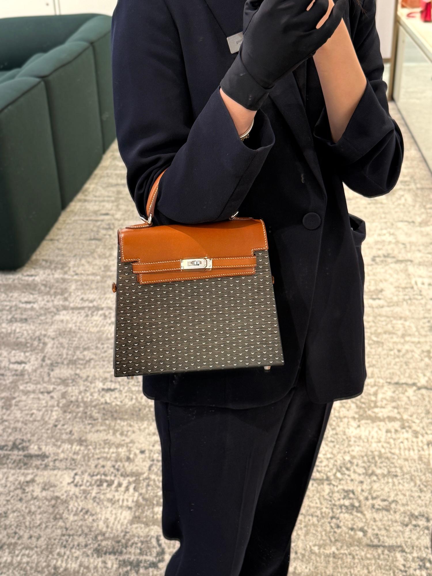Excellent ( Rank SA ) HERMÈS Limited Edition Kelly Wood 22 Noir (89) Fauve (34) Barenia Wood Palladium hardware Z (2021) - 4