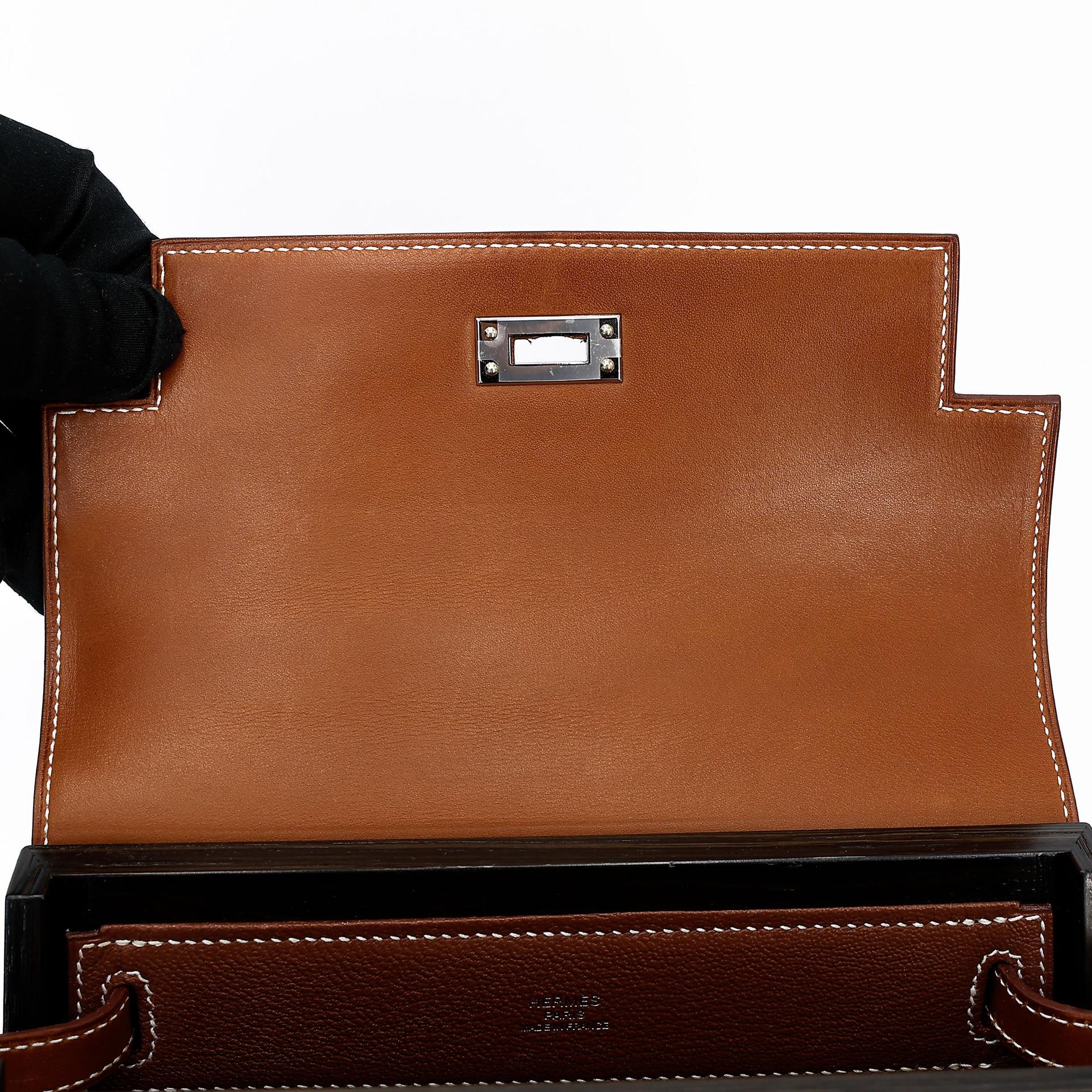 Excellent ( Rank SA ) HERMÈS Limited Edition Kelly Wood 22 Noir (89) Fauve (34) Barenia Wood Palladium hardware Z (2021) - 22
