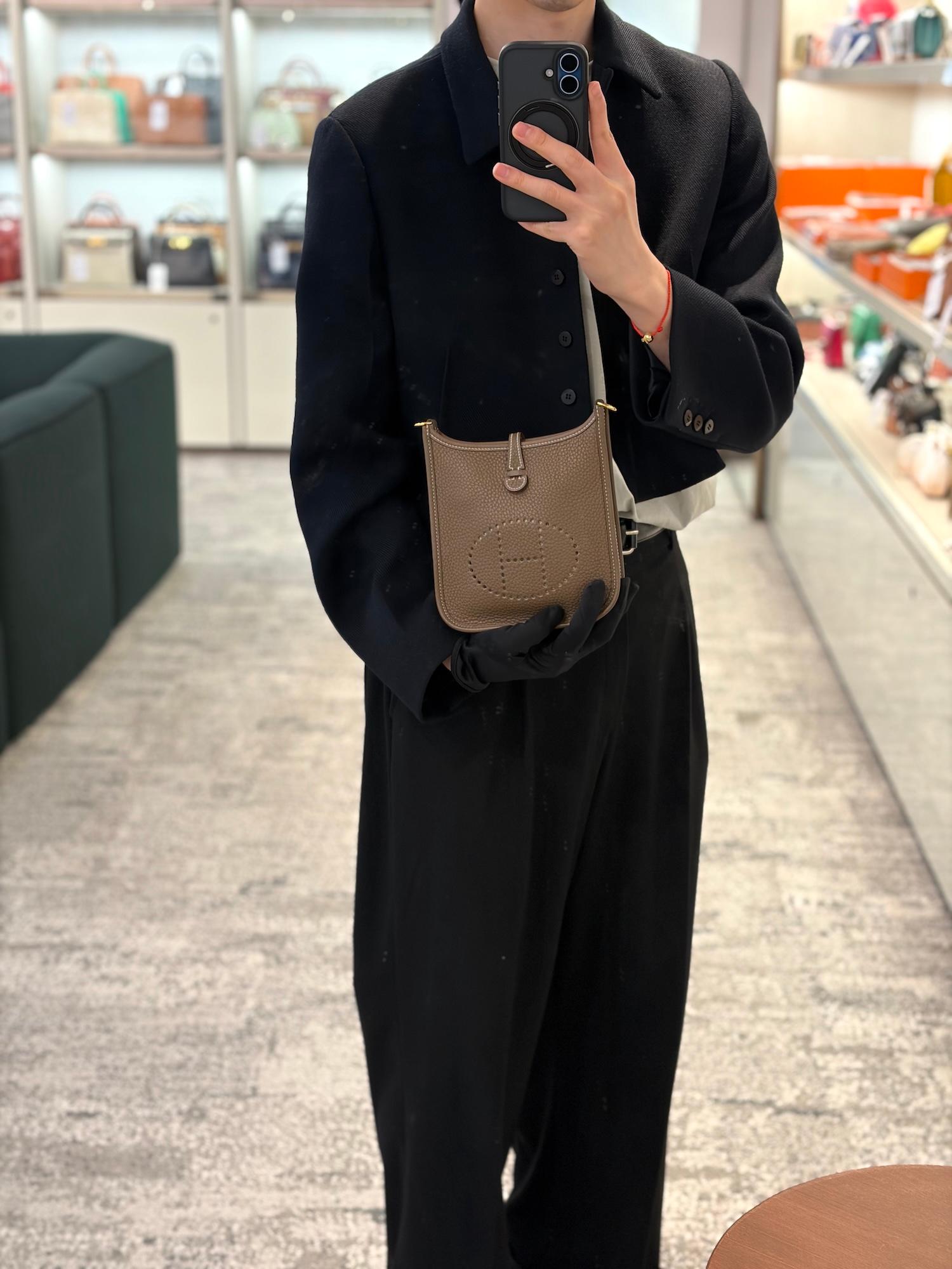 Very Good ( Rank A) HERMÈS Mini Evelyne 16 Amazone 112cm Etoupe (18) Clemence Gold hardware Z (2021) - 3
