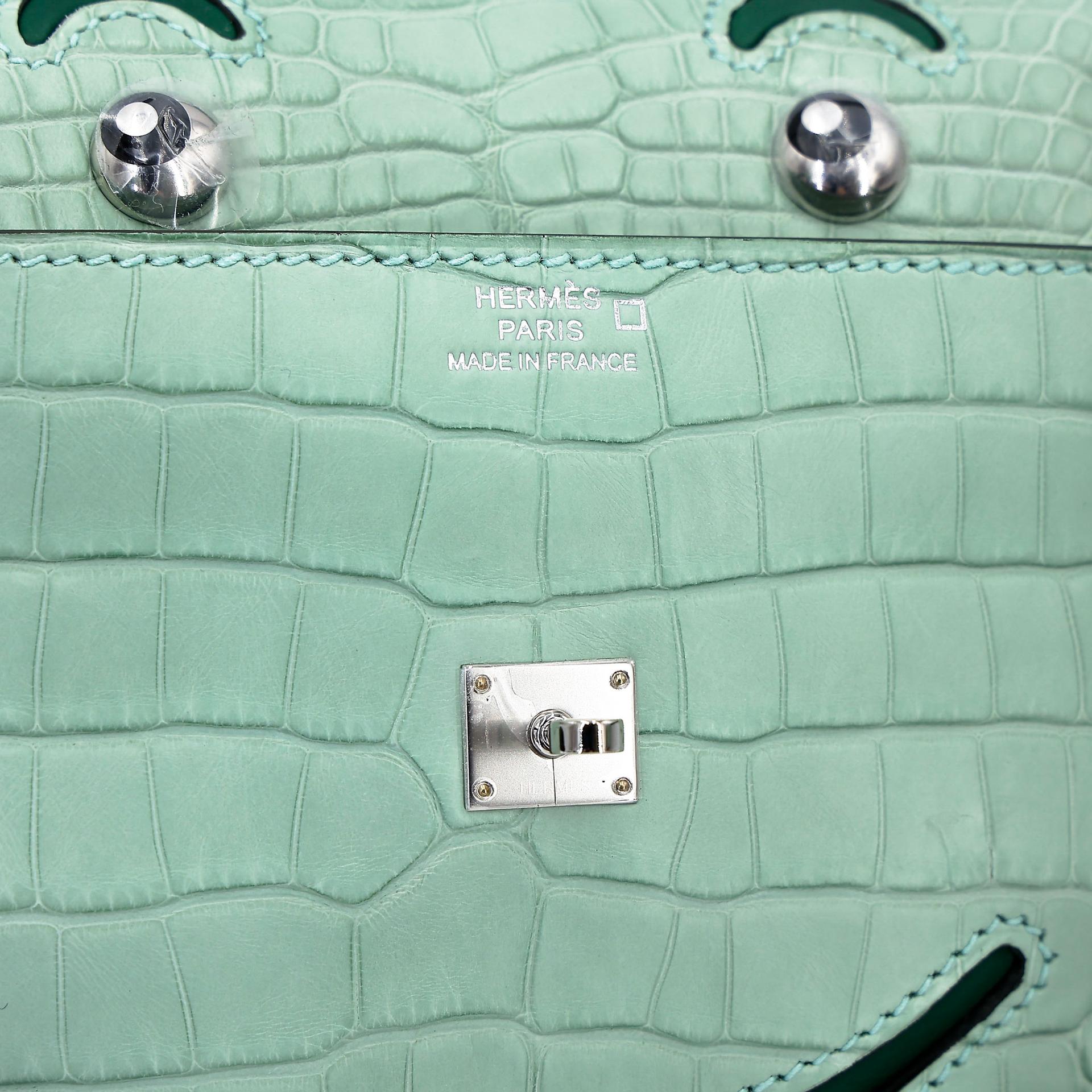 全新 HERMÈS 愛馬仕 限量收藏款 Kelly Doll 6U Vert d’Eau 薄荷綠 65 Vert Moyen 寶石綠 □ 短吻鱷 霧面 銀扣 K刻 2025年 - 15