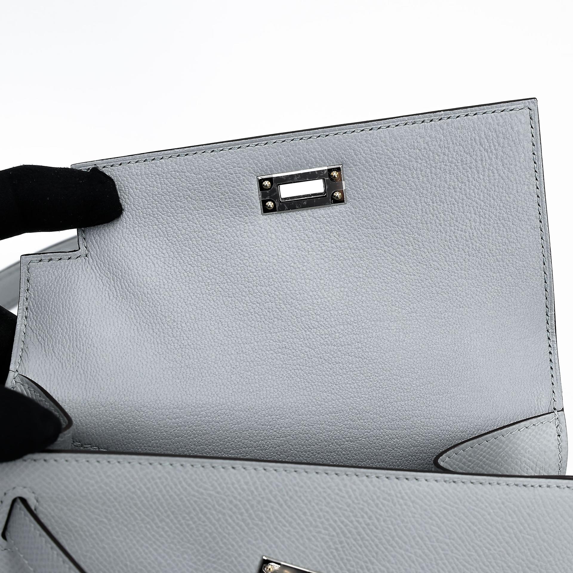 全新 HERMÈS 愛馬仕 限量收藏款 Kelly 20 en Desordre 8U 冰川藍 Bleu Glacier Epsom牛皮 銀扣 K刻 2025年 - 22