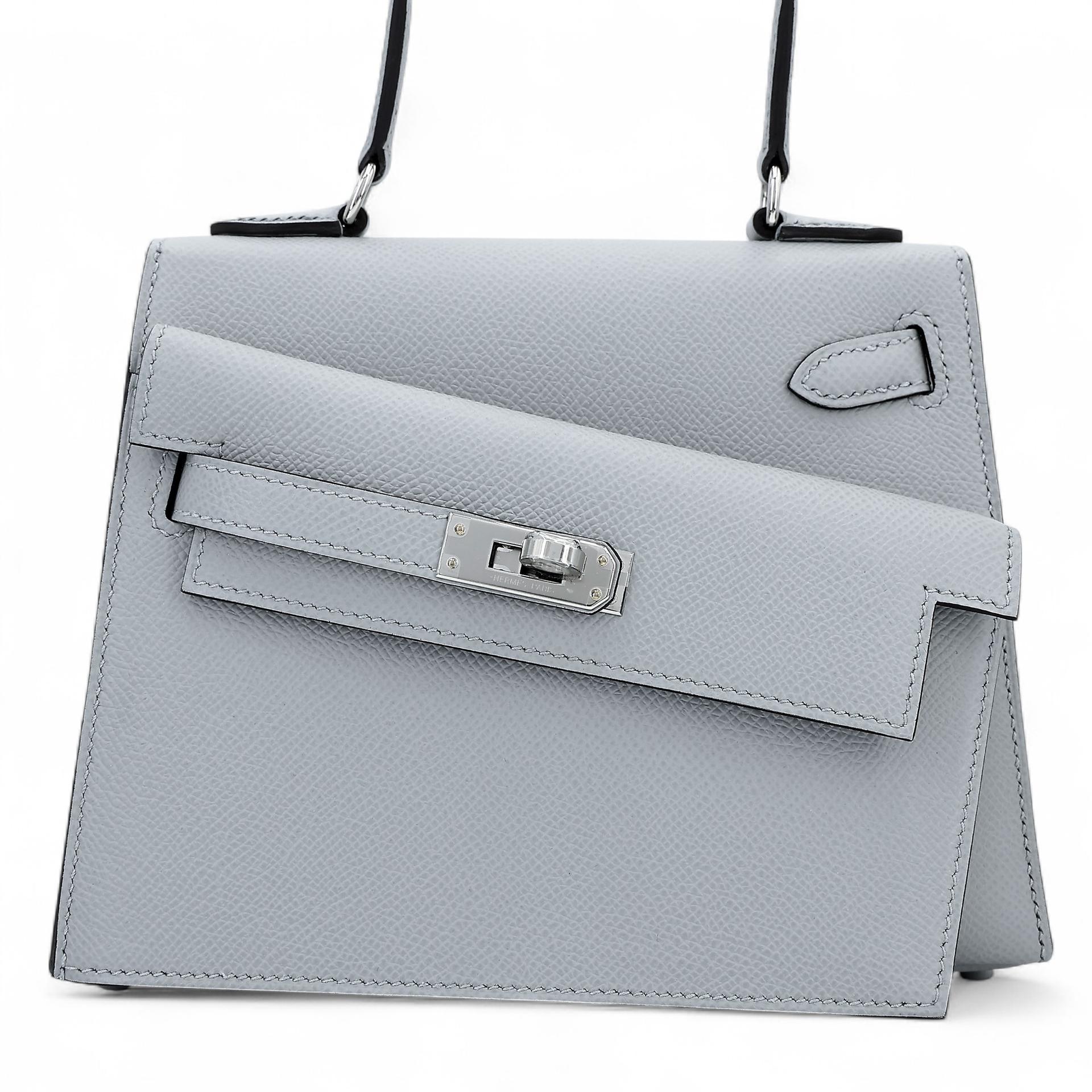 全新 HERMÈS 愛馬仕 限量收藏款 Kelly 20 en Desordre 8U 冰川藍 Bleu Glacier Epsom牛皮 銀扣 K刻 2025年 - 1