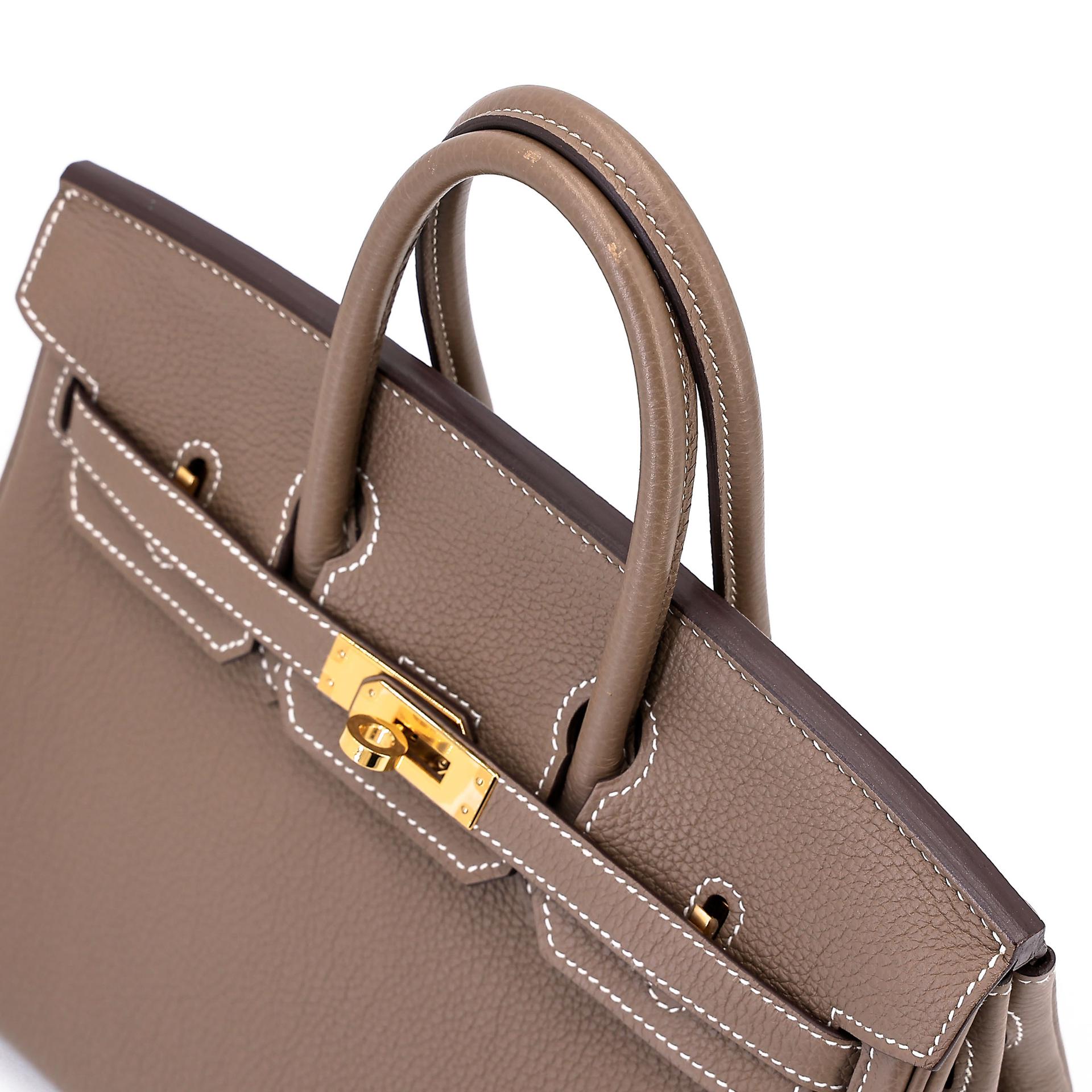 Very Good ( Rank A) HERMÈS Birkin 25 Etoupe (18) Togo Gold hardware U (2022) - 3