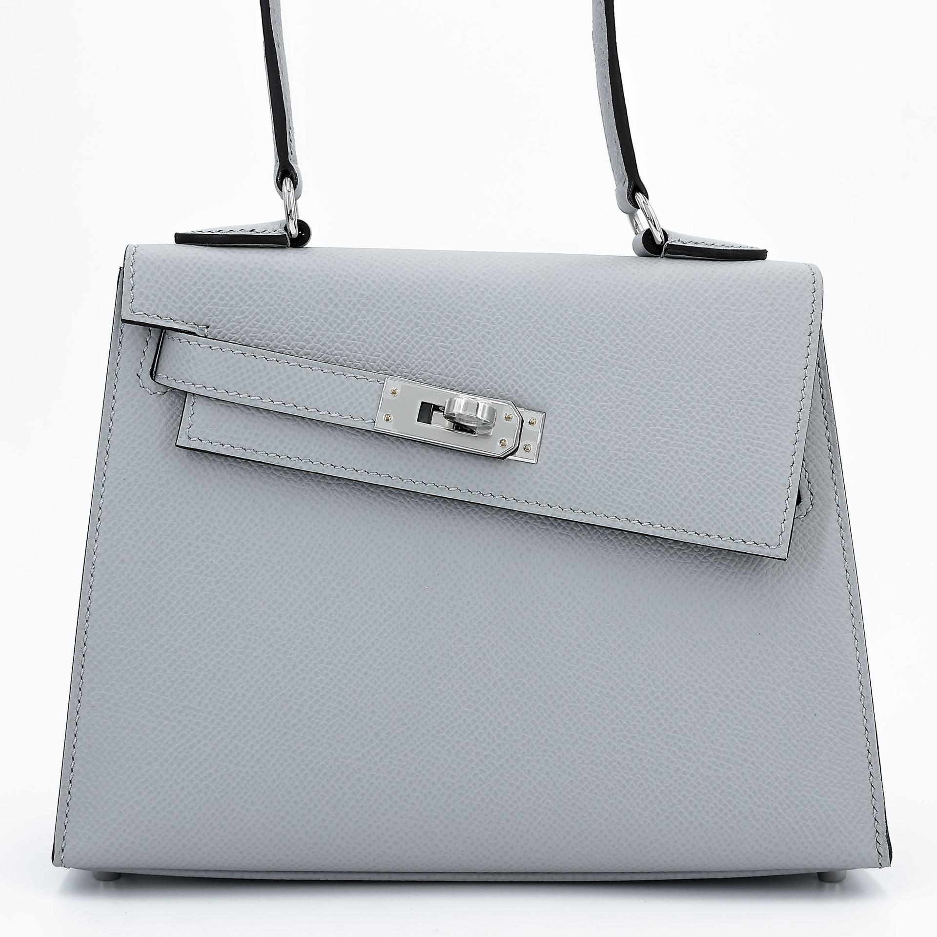 全新 HERMÈS 愛馬仕 限量收藏款 Kelly 20 en Desordre 8U 冰川藍 Bleu Glacier Epsom牛皮 銀扣 K刻 2025年 - 2
