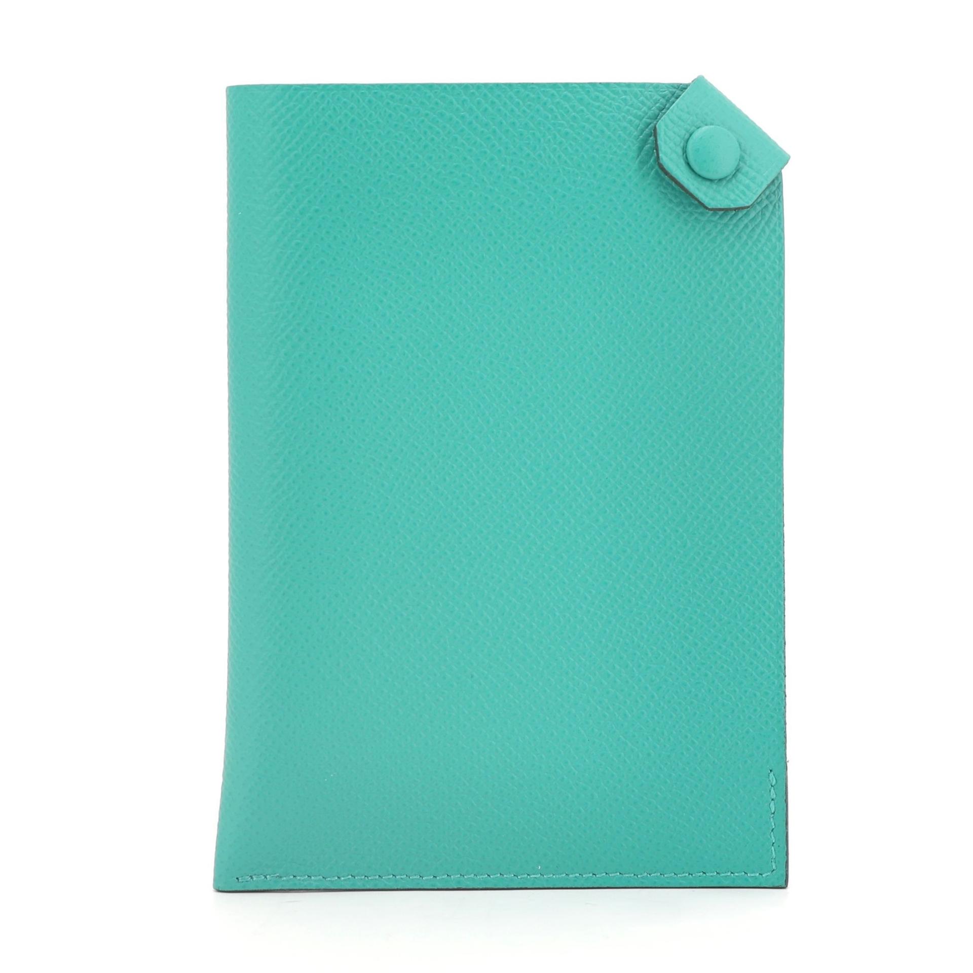 Unused ( Rank NS ) HERMÈS Tarmac passport holder Malachite (Z6) Epsom - 1