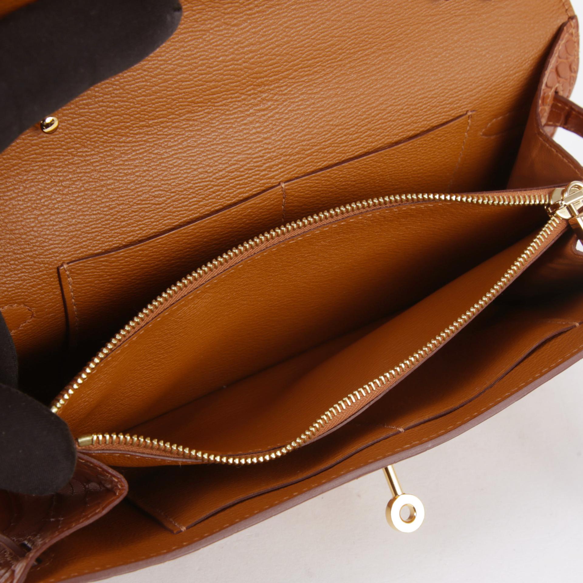 Very Good ( Rank A) HERMÈS Kelly To Go Wallet Gold (37) Matte Alligator Gold hardware B (2023) - 9
