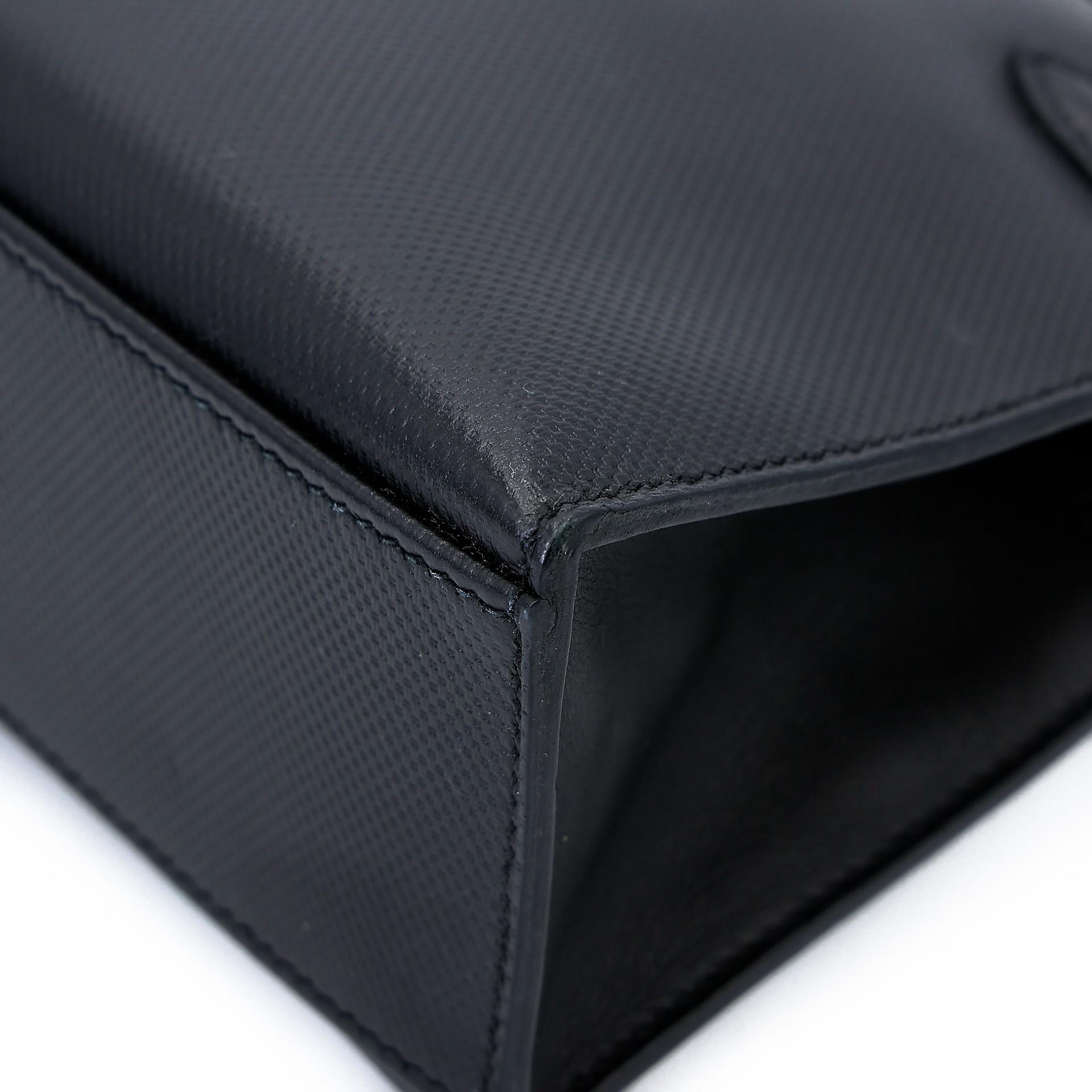 Very Good ( Rank A) HERMÈS Kelly Pochette Noir (89) Grain d`H Swift Permabrass hardware Square Q (2013) - 16