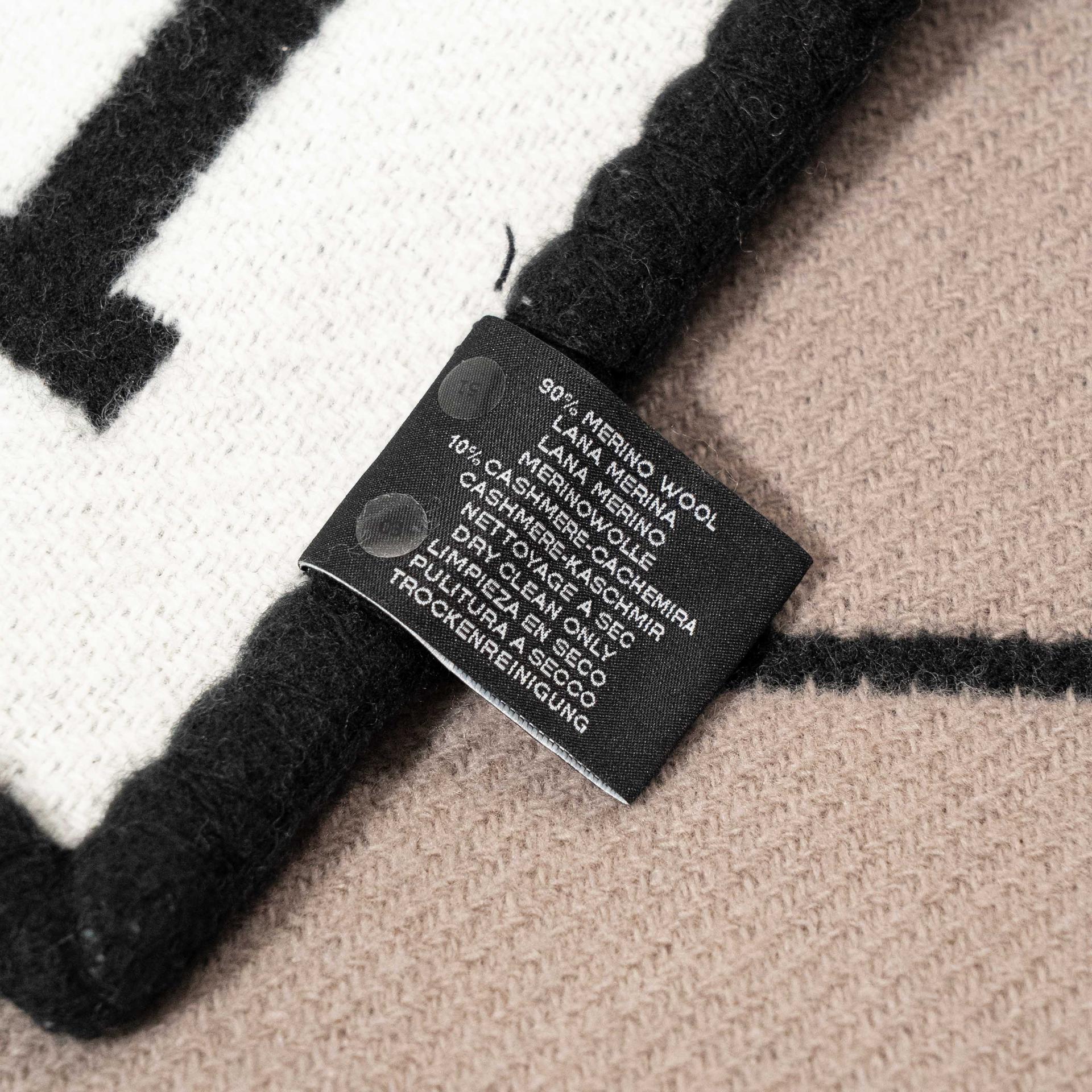 Brand New ( Rank N ) HERMÈS Avalon III sofa throw / blanket Noir (89) Ecru Cashmere Merino Wool - 3