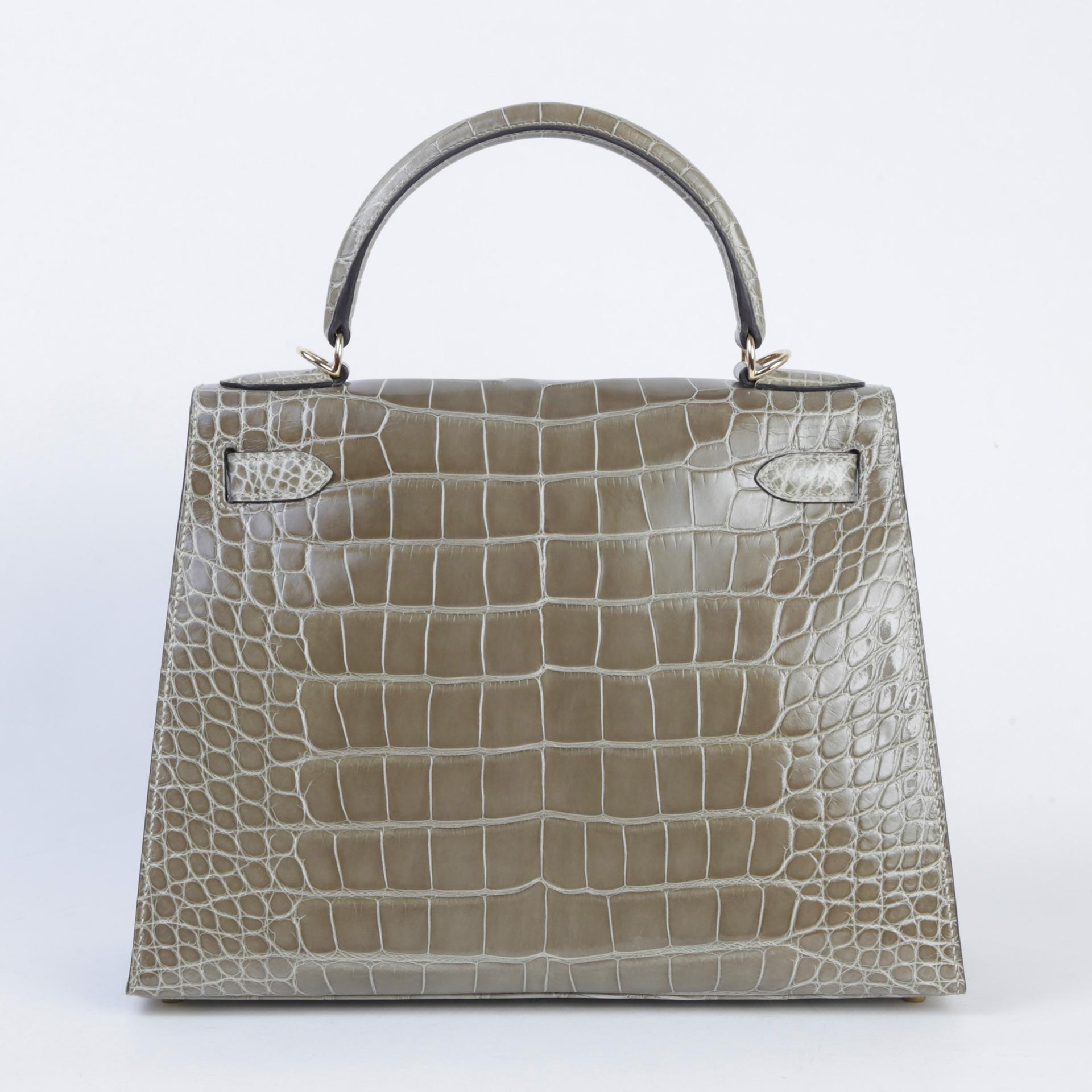 未使用保存品 HERMÈS 愛馬仕 Kelly 28 外縫 81 斑鳩灰 Gris Tourterelle □ 短吻鱷 亮面 香檳金扣 D刻 2019年 - 2