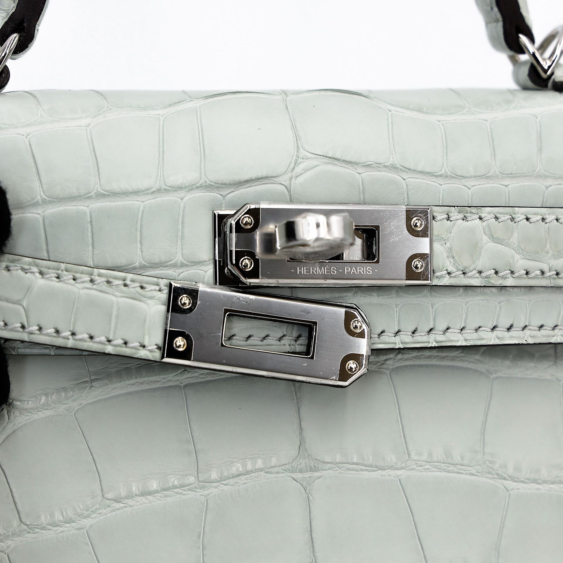 全新 HERMÈS 愛馬仕 Mini Kelly 二代 0W Gris Neve 冰晶灰 □ 短吻鱷 霧面 銀扣 K刻 2025年 - 11