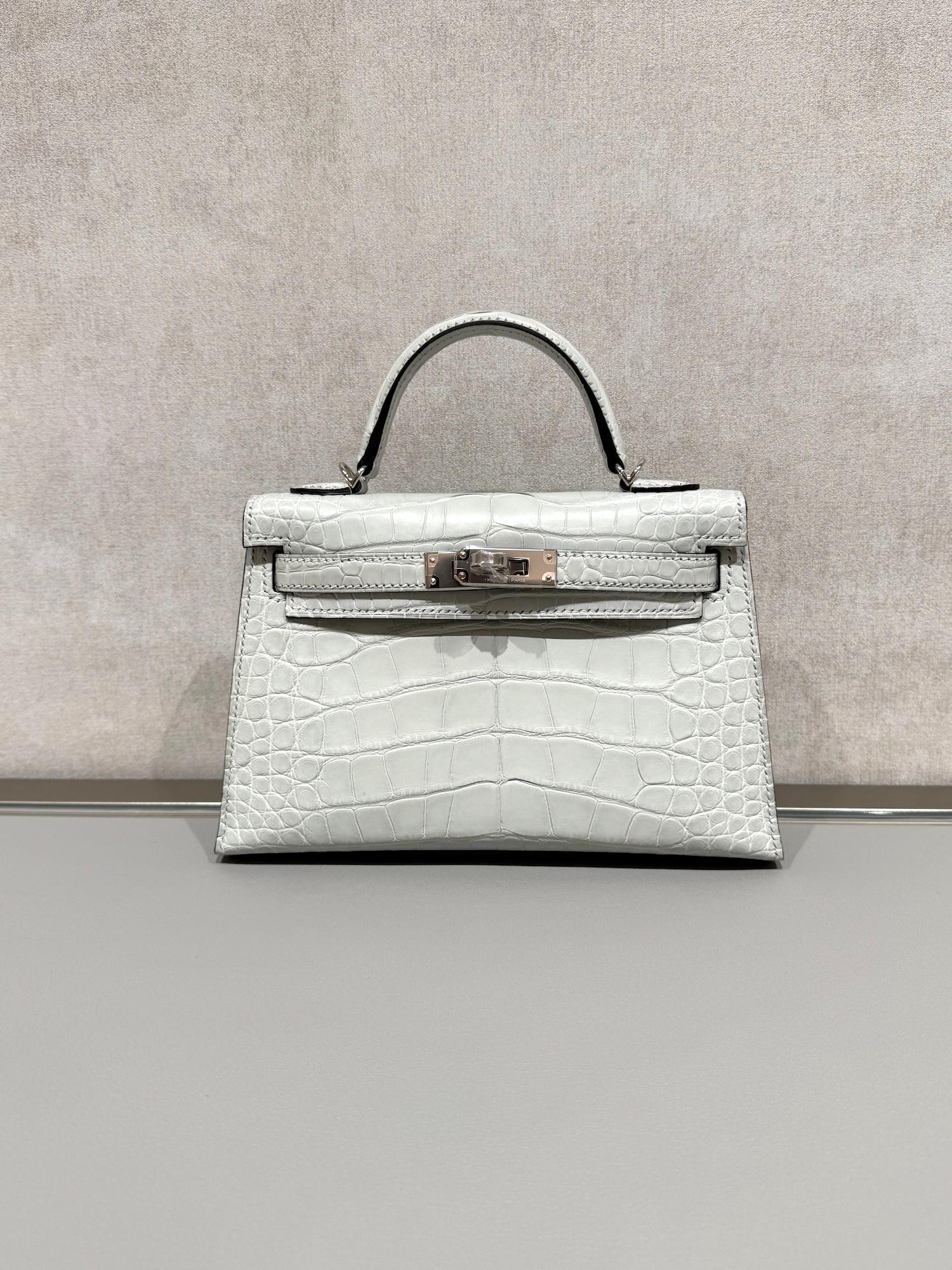 全新 HERMÈS 愛馬仕 Mini Kelly 二代 0W Gris Neve 冰晶灰 □ 短吻鱷 霧面 銀扣 K刻 2025年 - 5