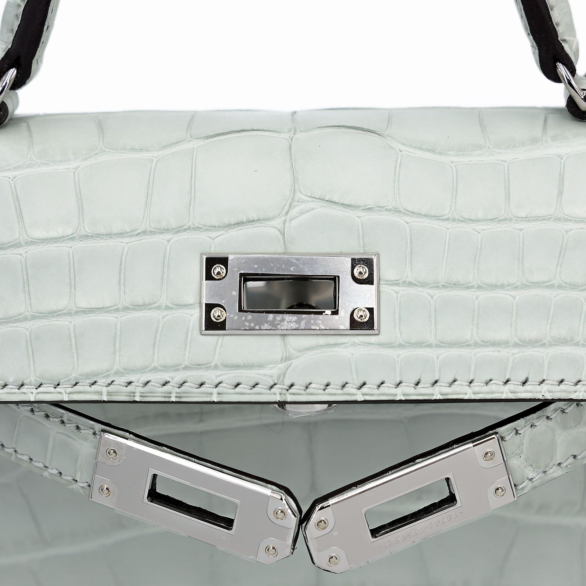 全新 HERMÈS 愛馬仕 Mini Kelly 二代 0W Gris Neve 冰晶灰 □ 短吻鱷 霧面 銀扣 K刻 2025年 - 13