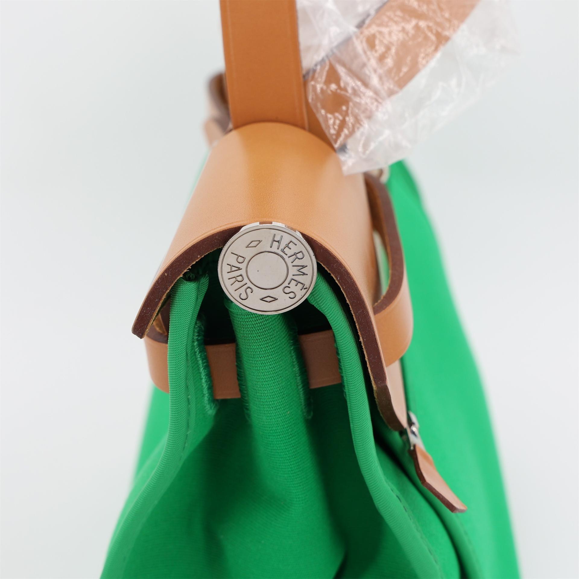 SA超美品 HERMÈS 愛馬仕 Herbag Zip 31 PM 1K 竹子綠 Bamboo Vache Hunter皮 帆布 銀扣 □R刻 2014年 - 14