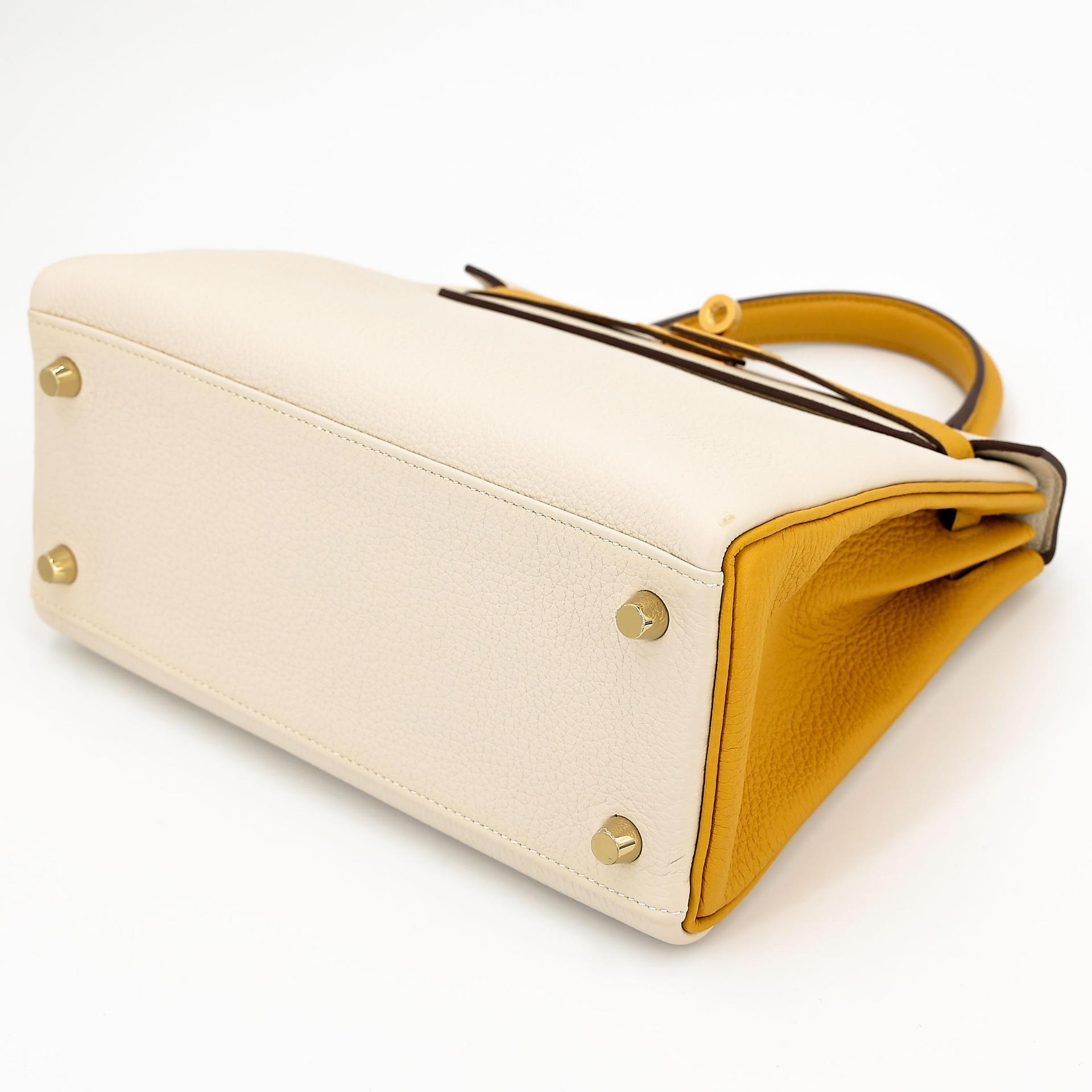 Excellent ( Rank SA ) HERMÈS Special Order Kelly 25 HSS Craie (10) Jaune Ambre (9D) Togo Brushed Gold hardware Z (2021) - 6