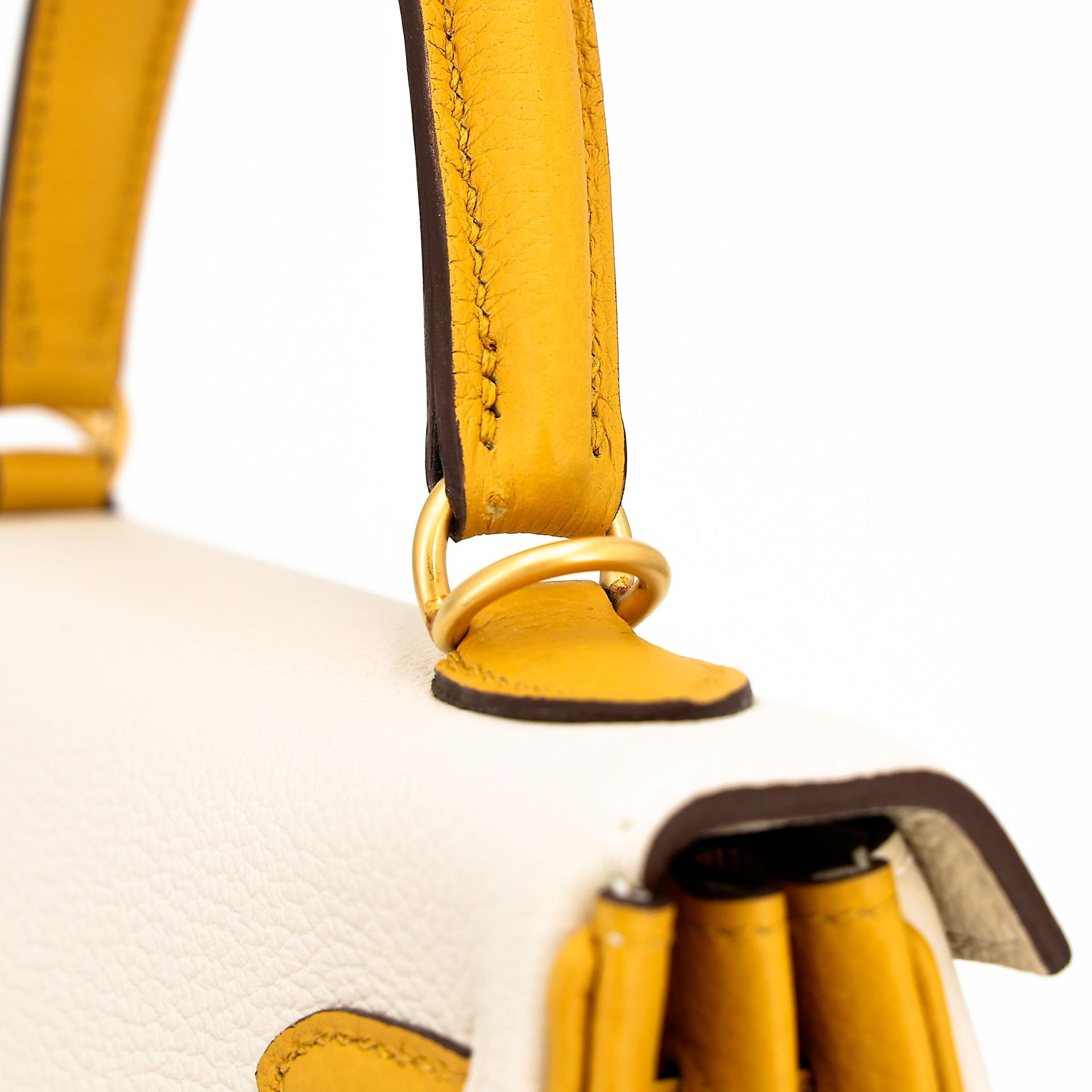 Excellent ( Rank SA ) HERMÈS Special Order Kelly 25 HSS Craie (10) Jaune Ambre (9D) Togo Brushed Gold hardware Z (2021) - 14