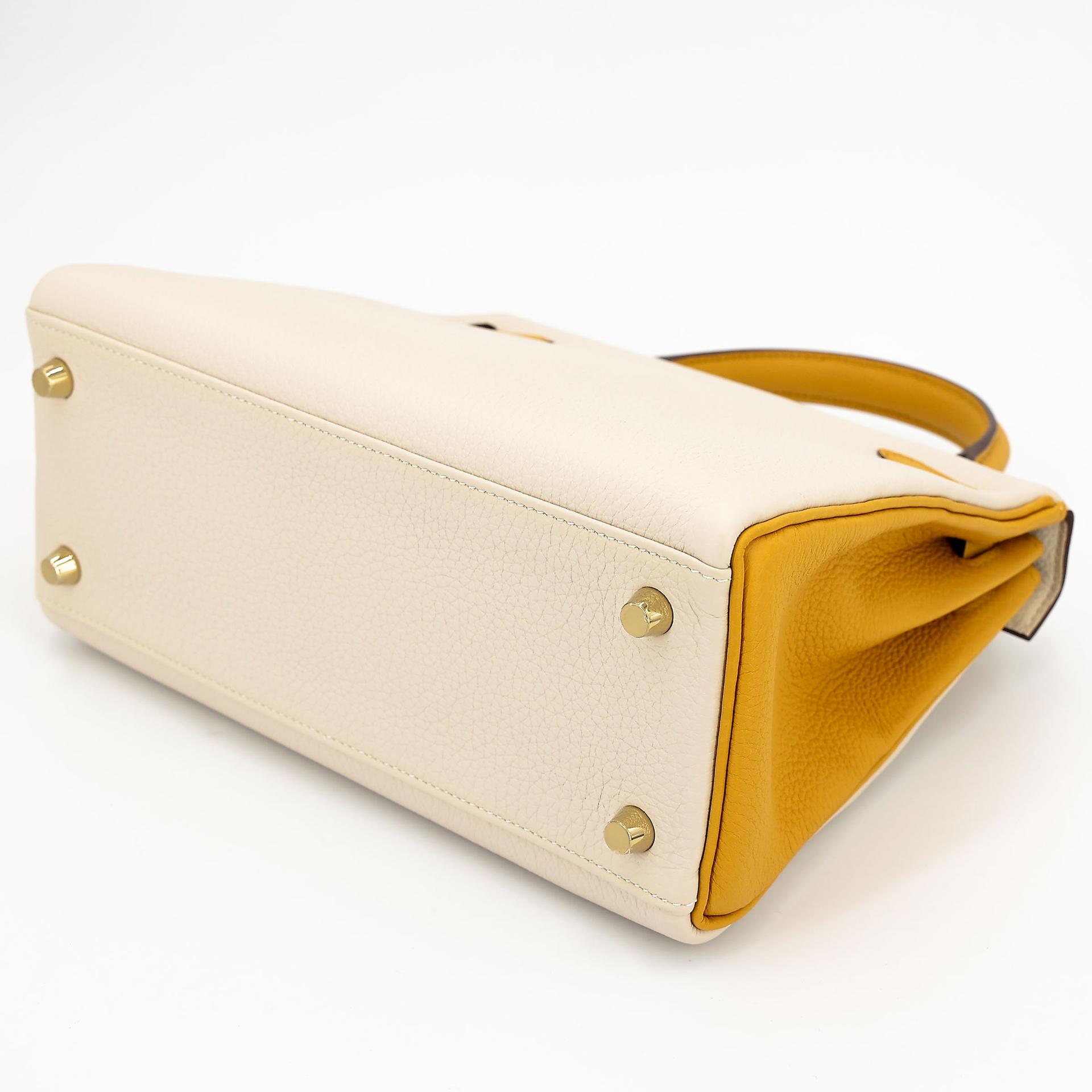 Excellent ( Rank SA ) HERMÈS Special Order Kelly 25 HSS Craie (10) Jaune Ambre (9D) Togo Brushed Gold hardware Z (2021) - 8