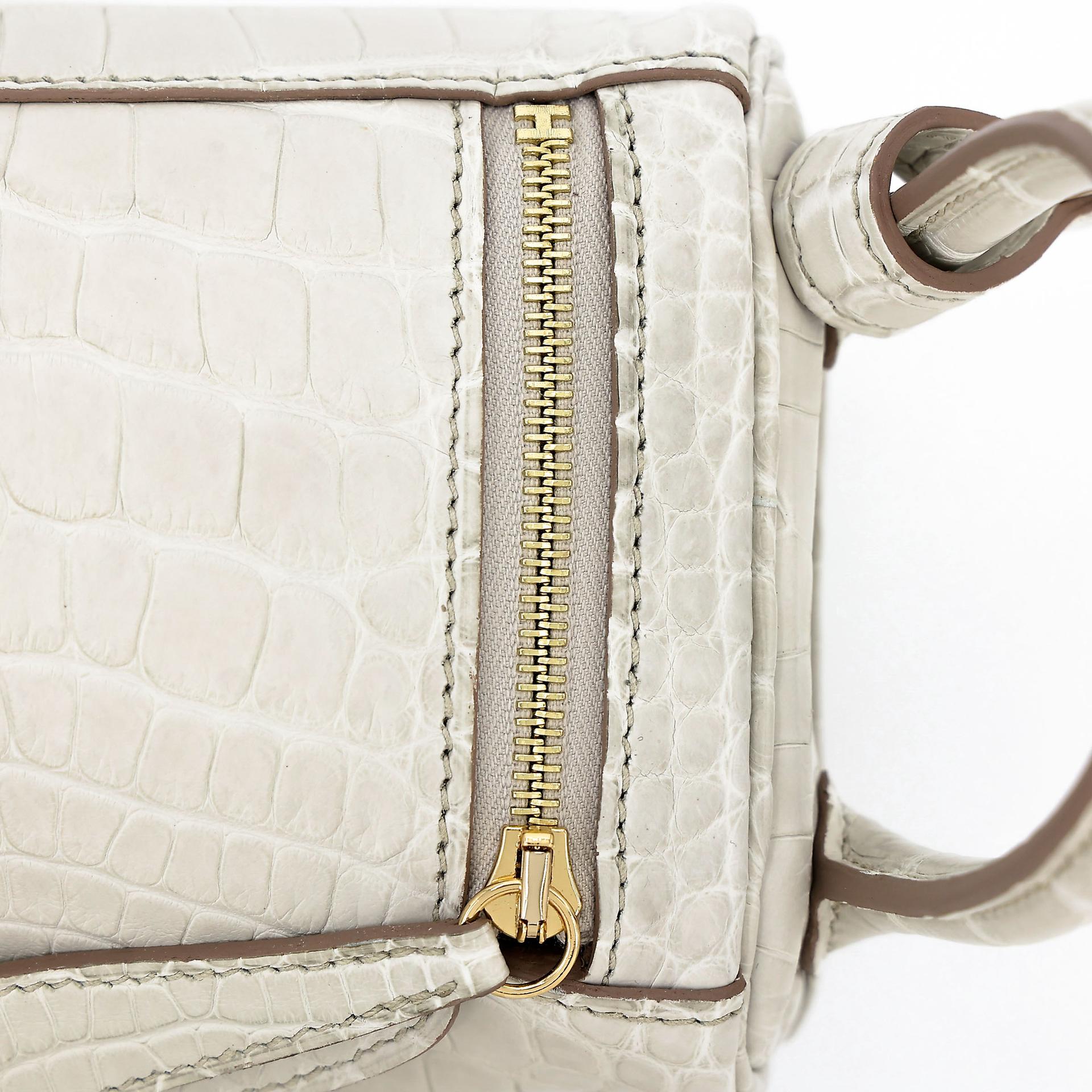 全新 HERMÈS 爱马仕 Mini Lindy 二代 8L 冰川白 Beton □ 短吻鳄 雾面 金扣 K刻 2025年 - 10