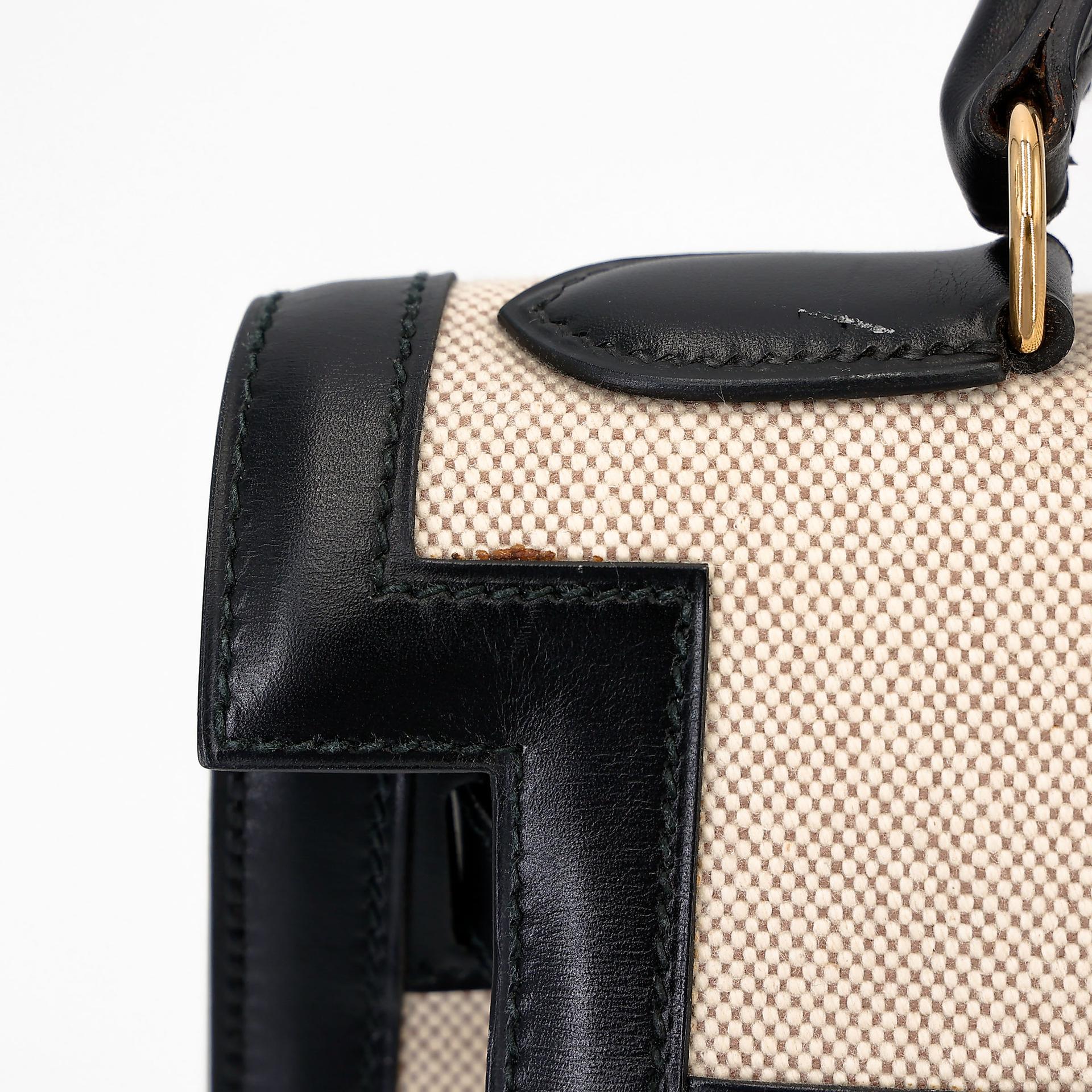 Very Good ( Rank A) HERMÈS Kelly 32 Sellier Noir (89) Toile H canvas Box-calf Gold hardware Circle Y (1995) - 31