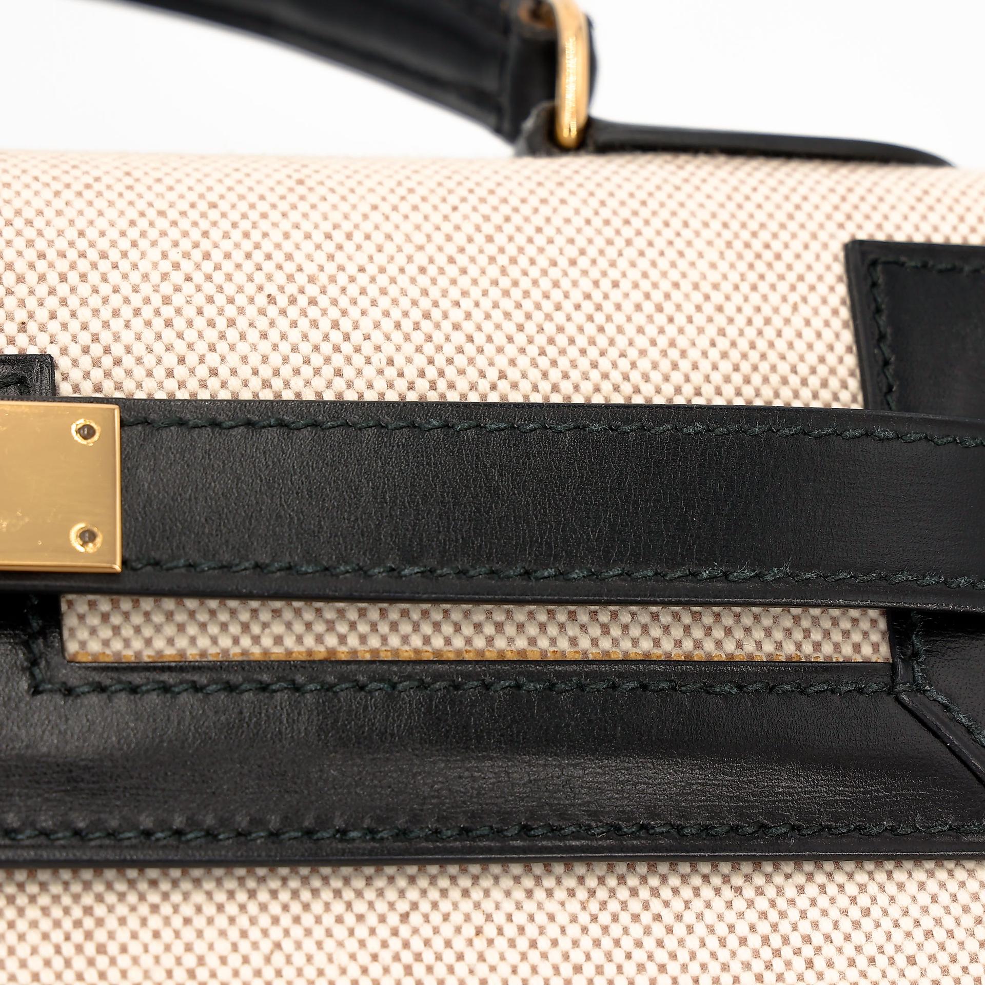 Very Good ( Rank A) HERMÈS Kelly 32 Sellier Noir (89) Toile H canvas Box-calf Gold hardware Circle Y (1995) - 23