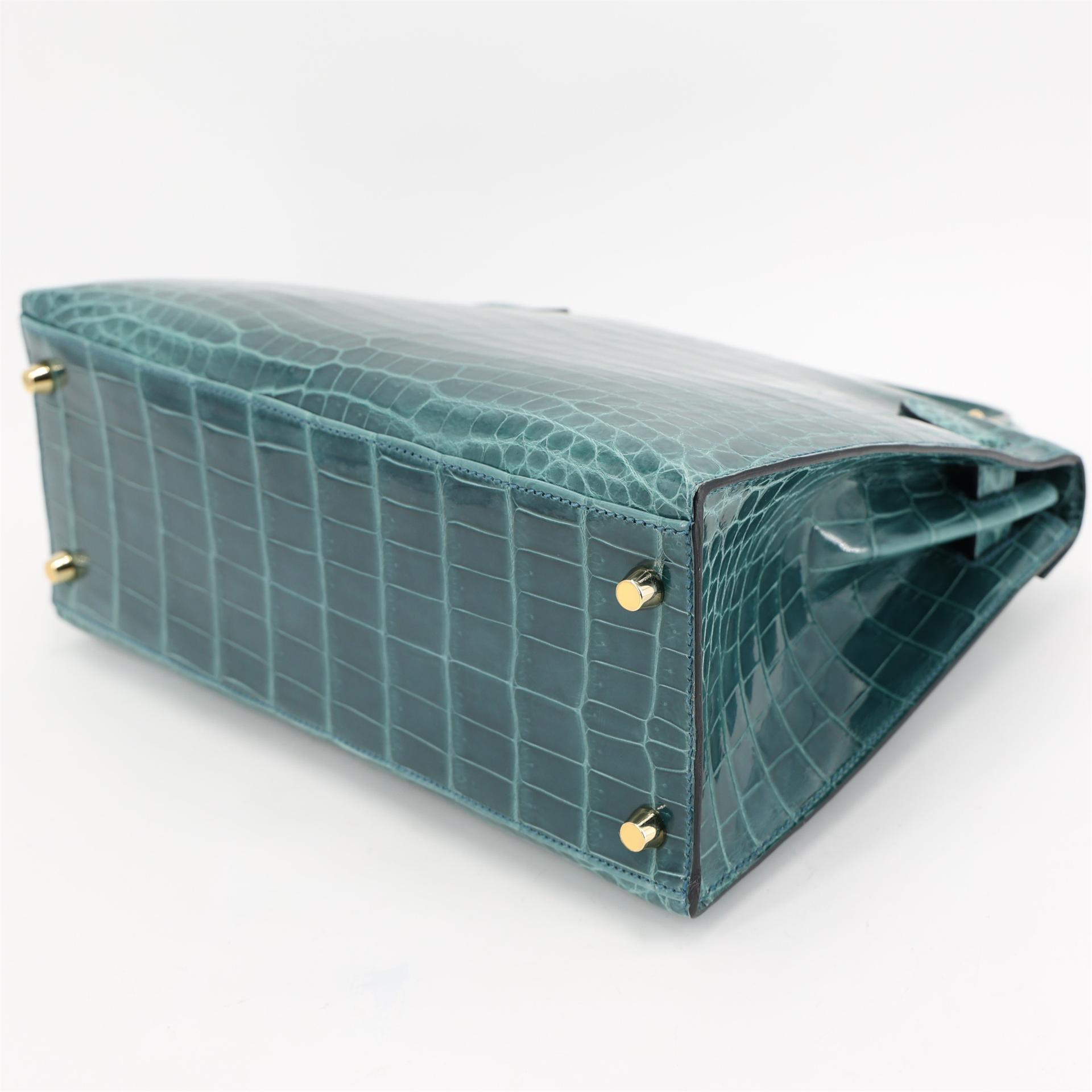 Excellent ( Rank SA ) HERMÈS Kelly 28 Sellier Colvert (1P) Shiny Niloticus Crocodile Gold hardware T (2015) - 9