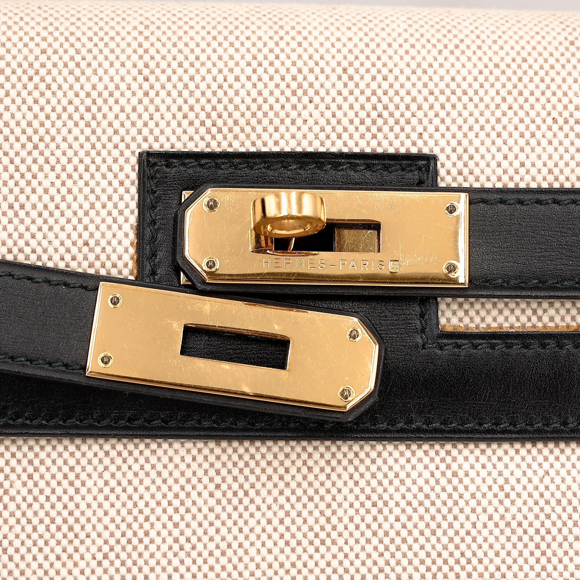 Very Good ( Rank A) HERMÈS Kelly 32 Sellier Noir (89) Toile H canvas Box-calf Gold hardware Circle Y (1995) - 27