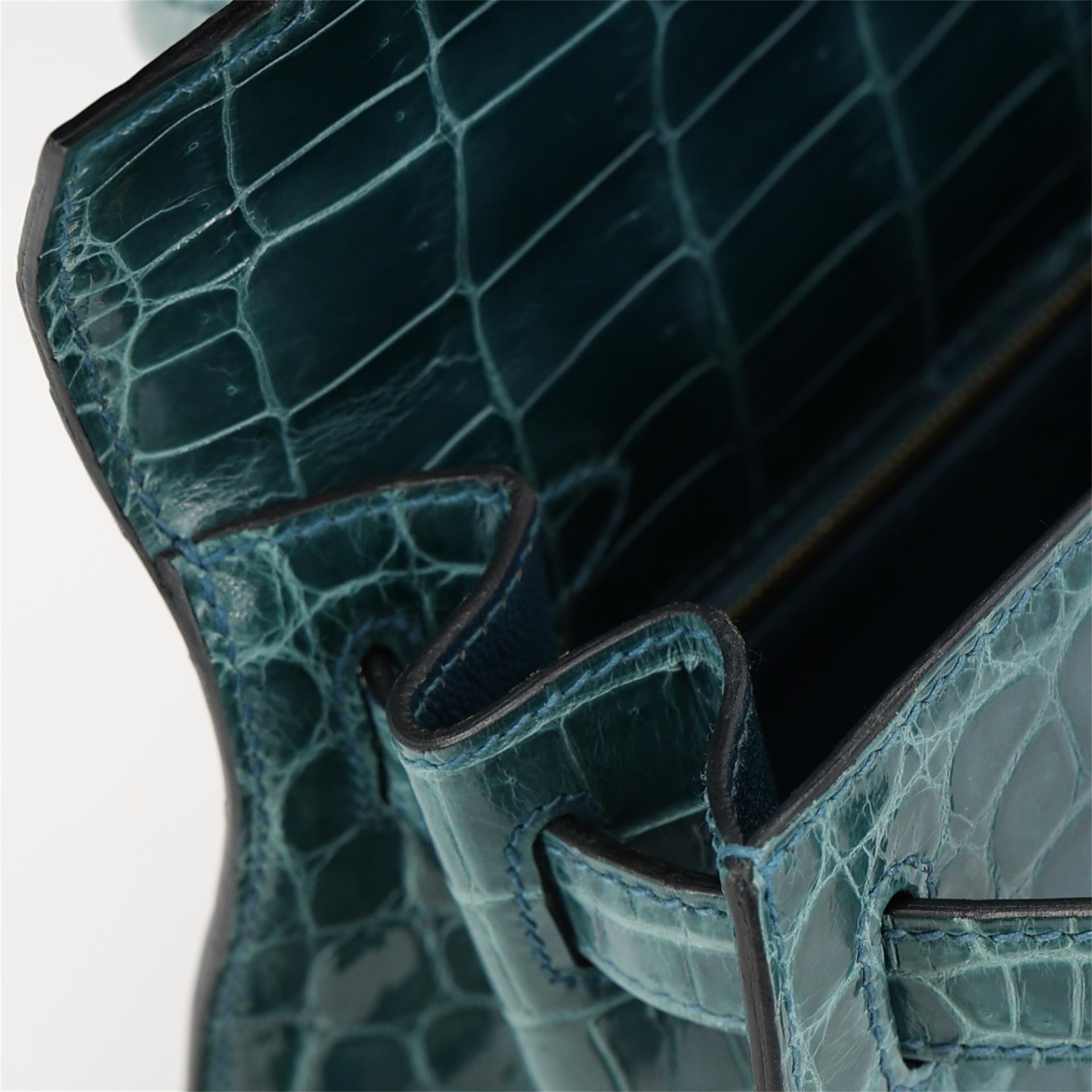 Excellent ( Rank SA ) HERMÈS Kelly 28 Sellier Colvert (1P) Shiny Niloticus Crocodile Gold hardware T (2015) - 15