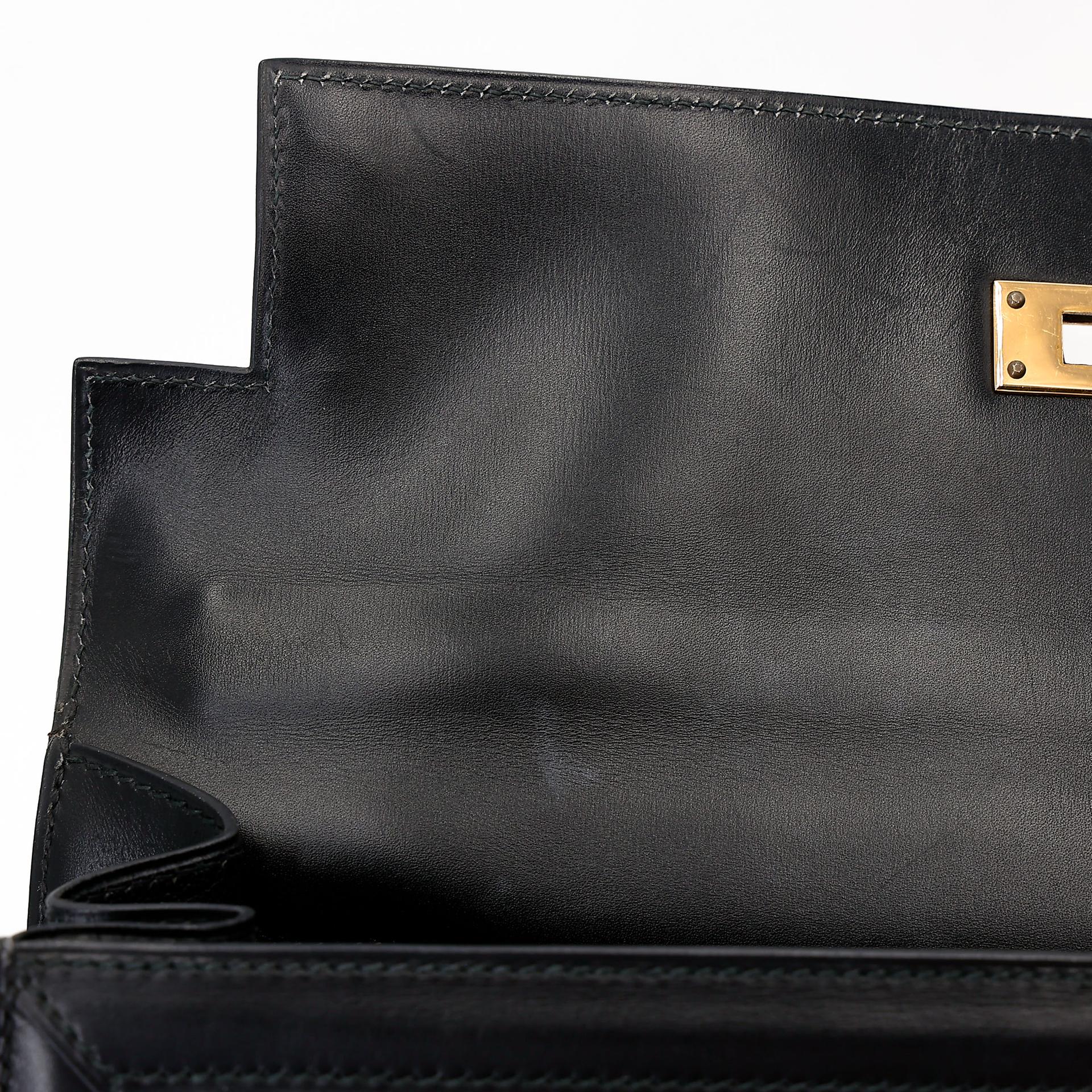 Very Good ( Rank A) HERMÈS Kelly 32 Sellier Noir (89) Toile H canvas Box-calf Gold hardware Circle Y (1995) - 36