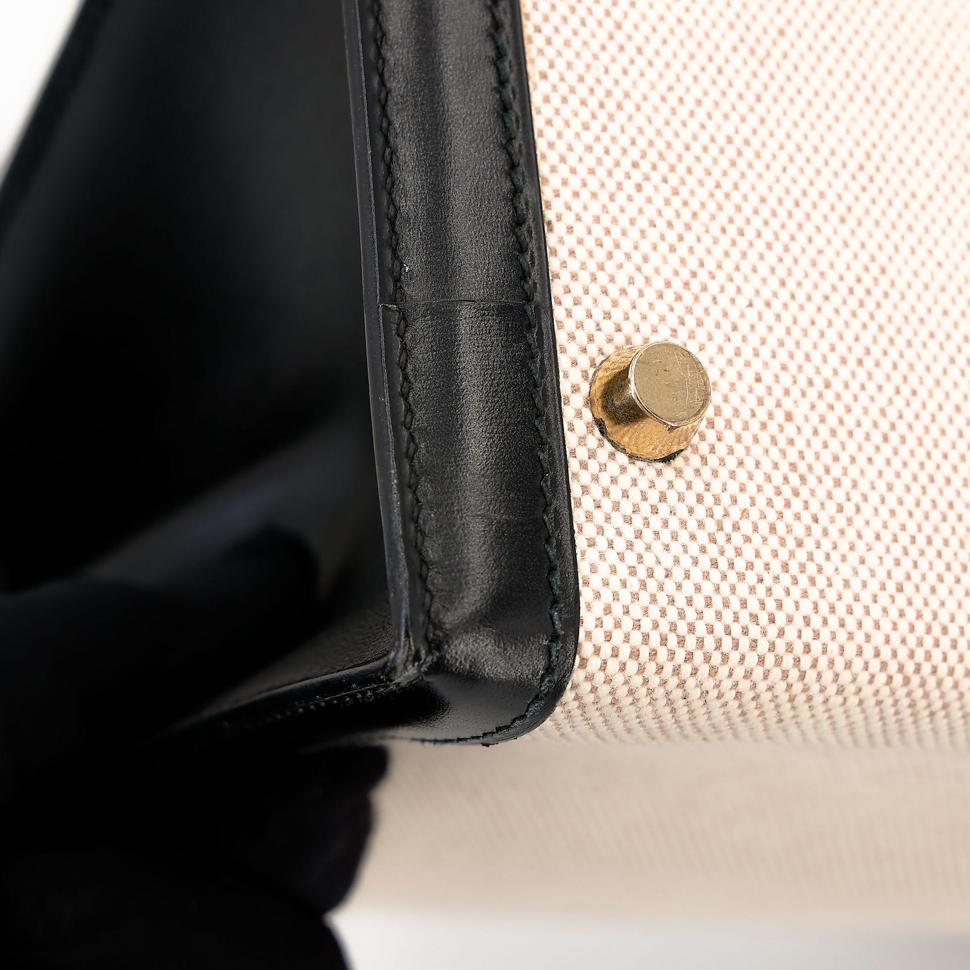 Very Good ( Rank A) HERMÈS Kelly 32 Sellier Noir (89) Toile H canvas Box-calf Gold hardware Circle Y (1995) - 17