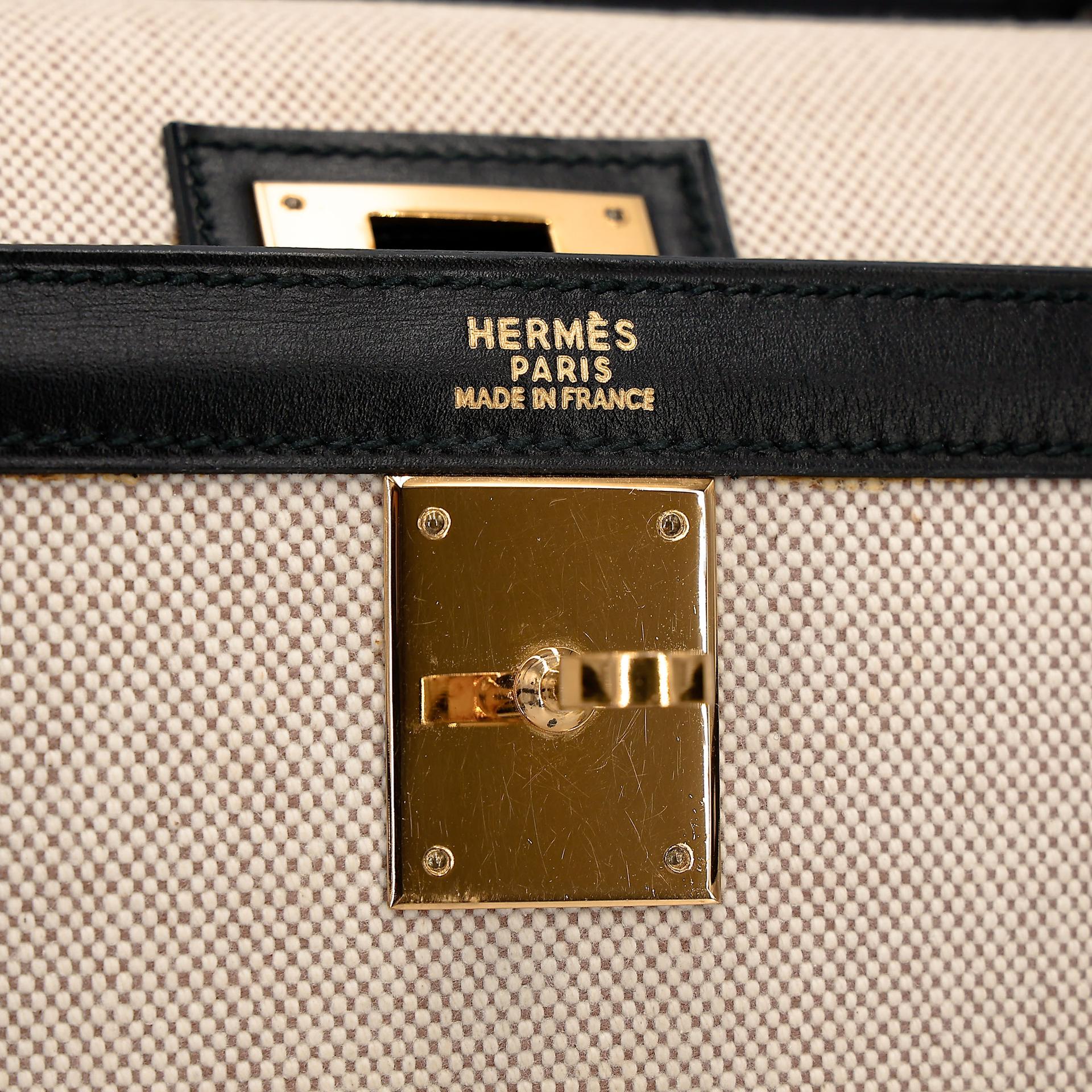 Very Good ( Rank A) HERMÈS Kelly 32 Sellier Noir (89) Toile H canvas Box-calf Gold hardware Circle Y (1995) - 37