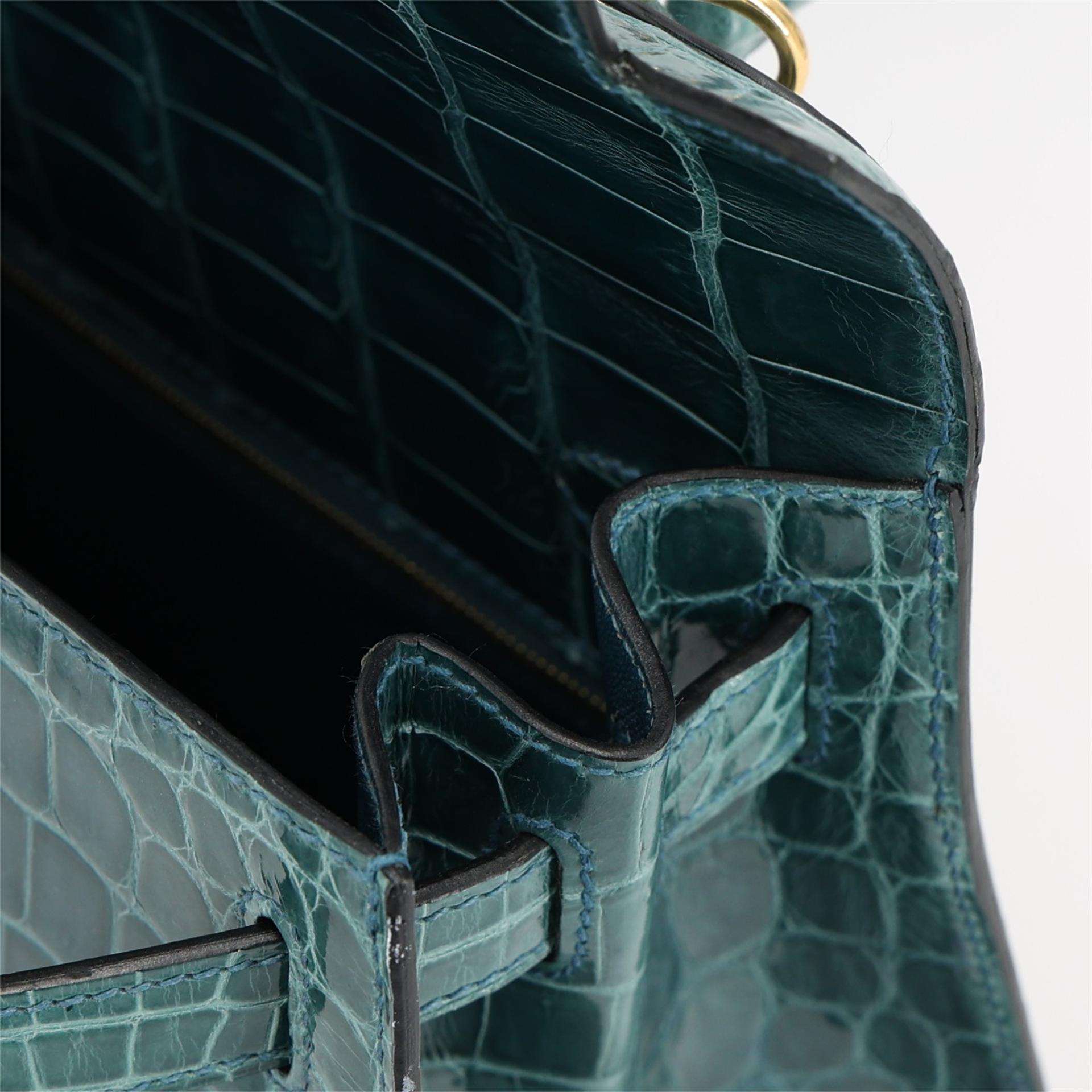 Excellent ( Rank SA ) HERMÈS Kelly 28 Sellier Colvert (1P) Shiny Niloticus Crocodile Gold hardware T (2015) - 16