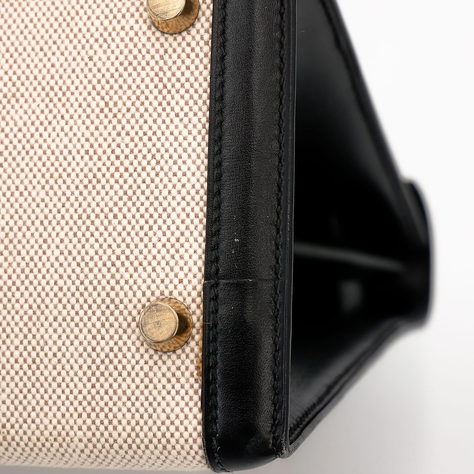 Very Good ( Rank A) HERMÈS Kelly 32 Sellier Noir (89) Toile H canvas Box-calf Gold hardware Circle Y (1995) - 15