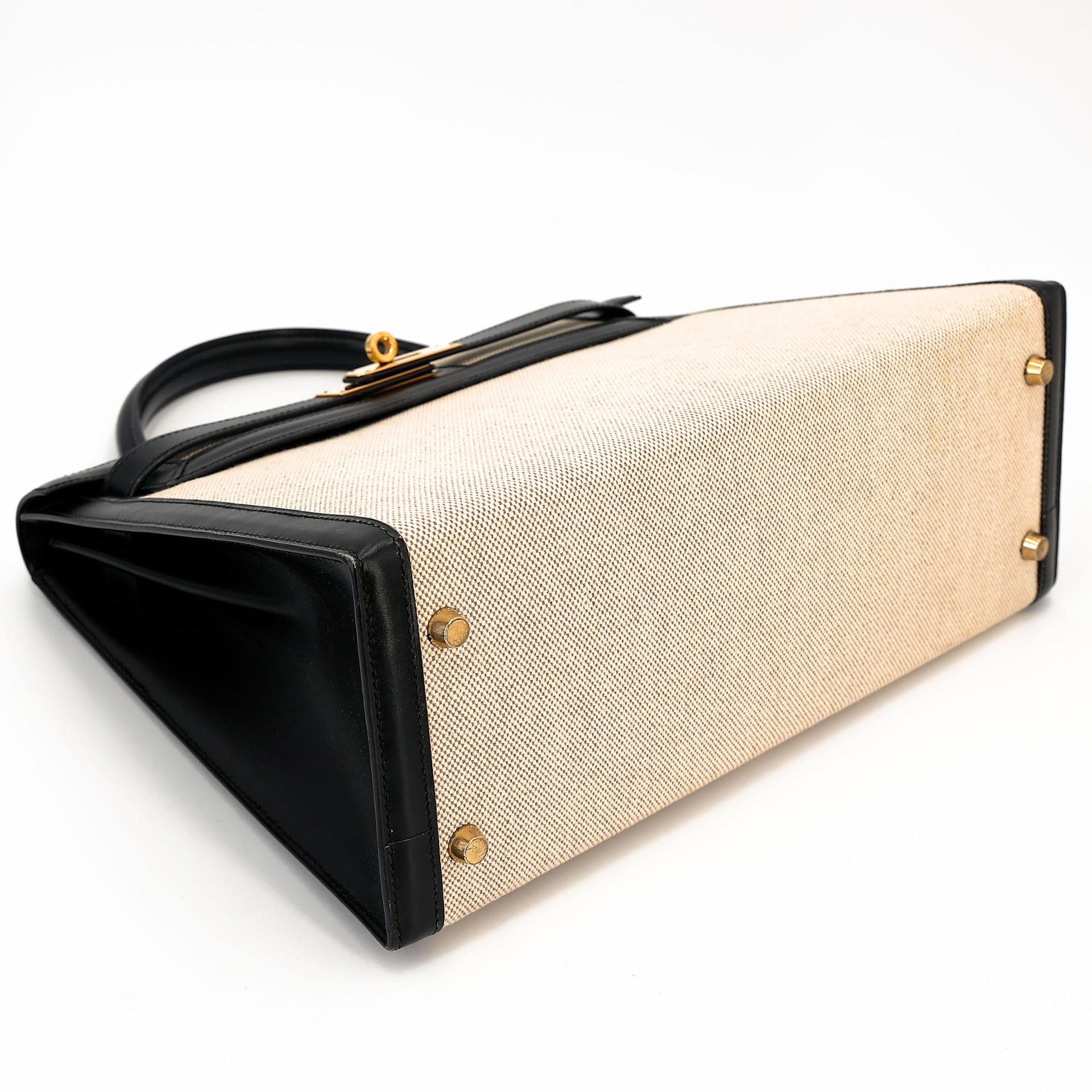 Very Good ( Rank A) HERMÈS Kelly 32 Sellier Noir (89) Toile H canvas Box-calf Gold hardware Circle Y (1995) - 12