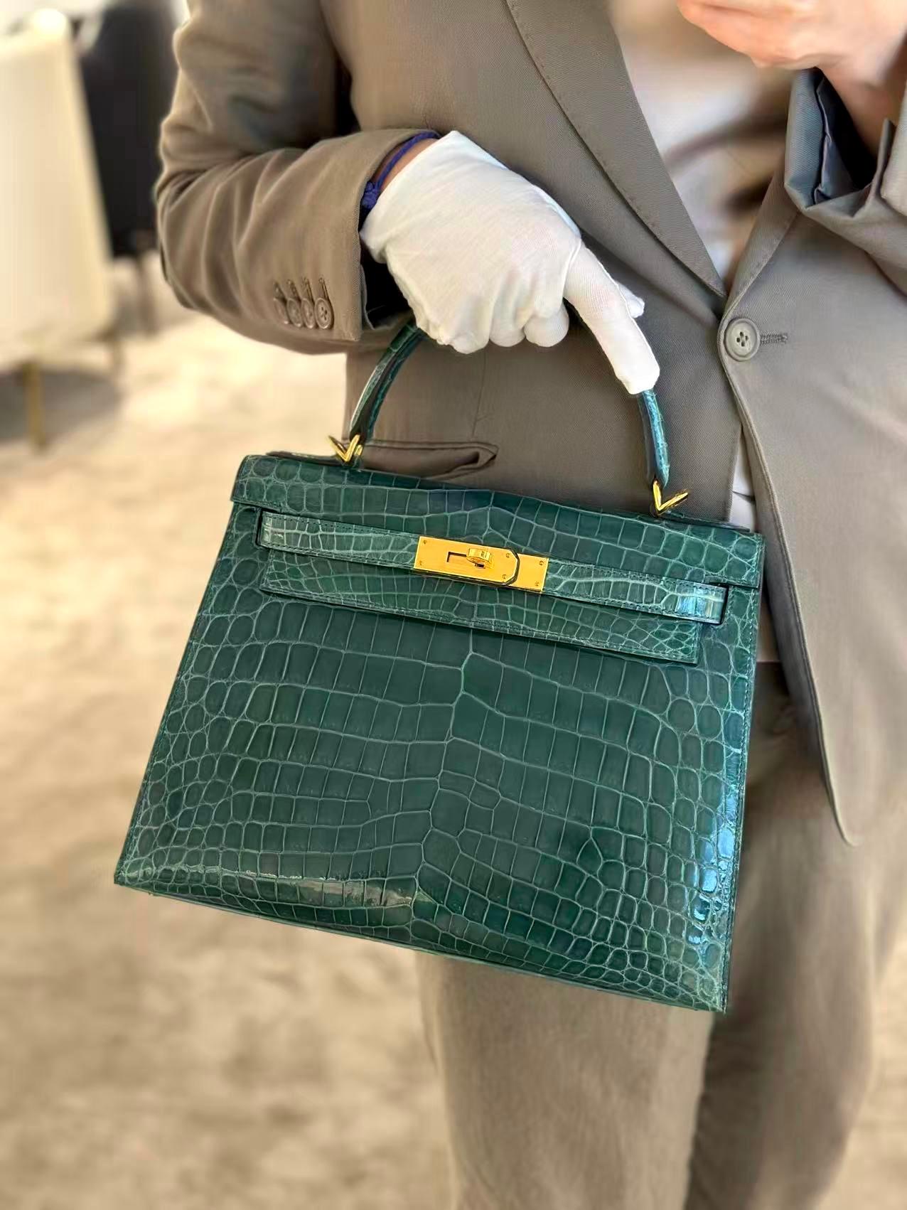 Excellent ( Rank SA ) HERMÈS Kelly 28 Sellier Colvert (1P) Shiny Niloticus Crocodile Gold hardware T (2015) - 4