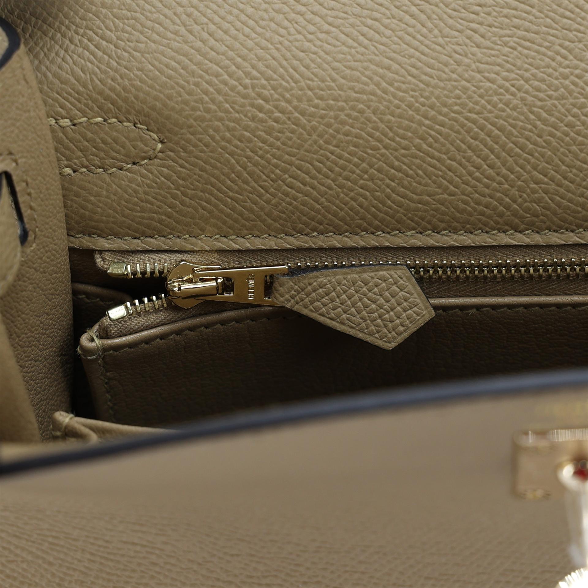 Brand New ( Rank N ) HERMÈS Kelly 25 Sellier Poussiere (1C) Epsom Permabrass hardware K (2025) - 16