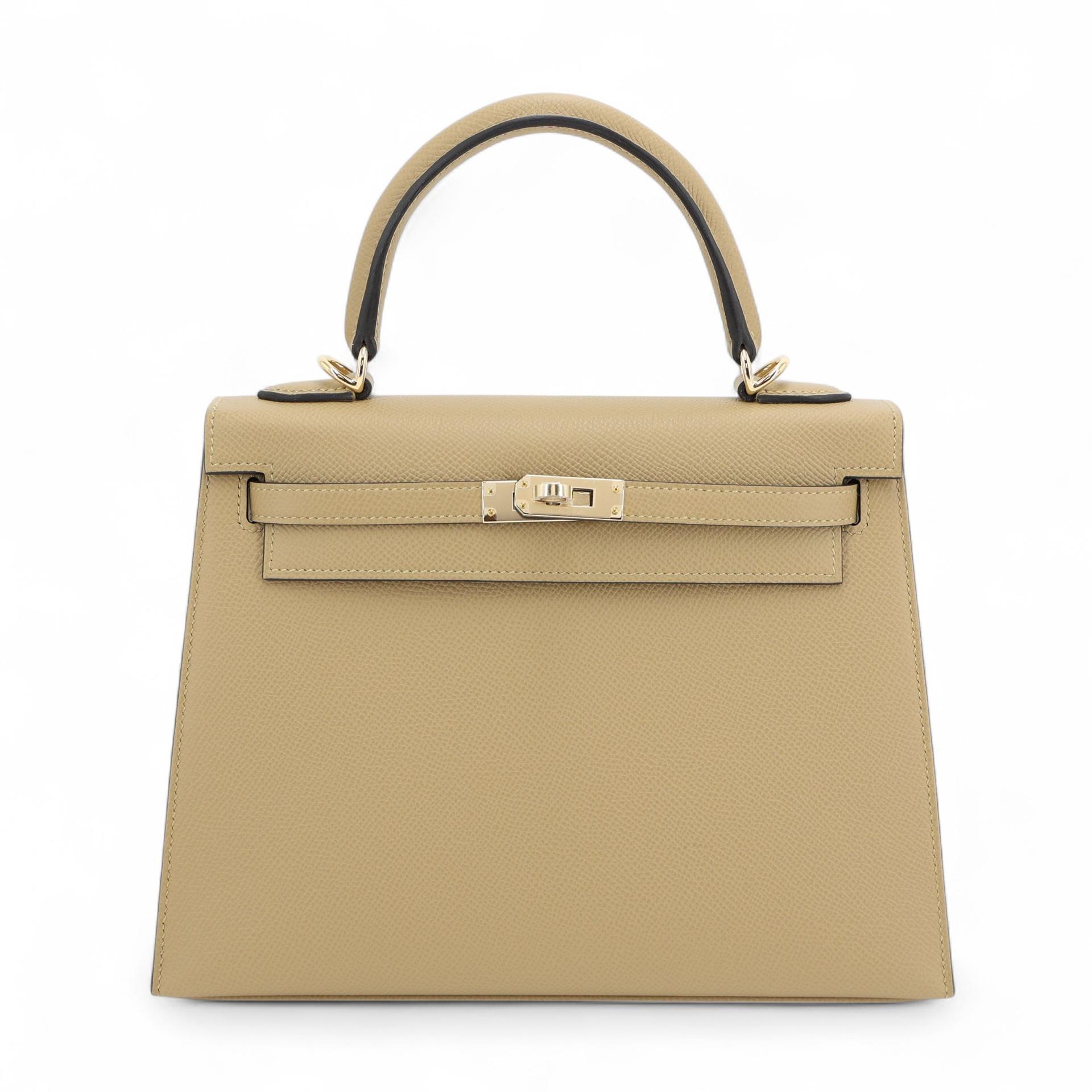 Brand New ( Rank N ) HERMÈS Kelly 25 Sellier Poussiere (1C) Epsom Permabrass hardware K (2025) - 1
