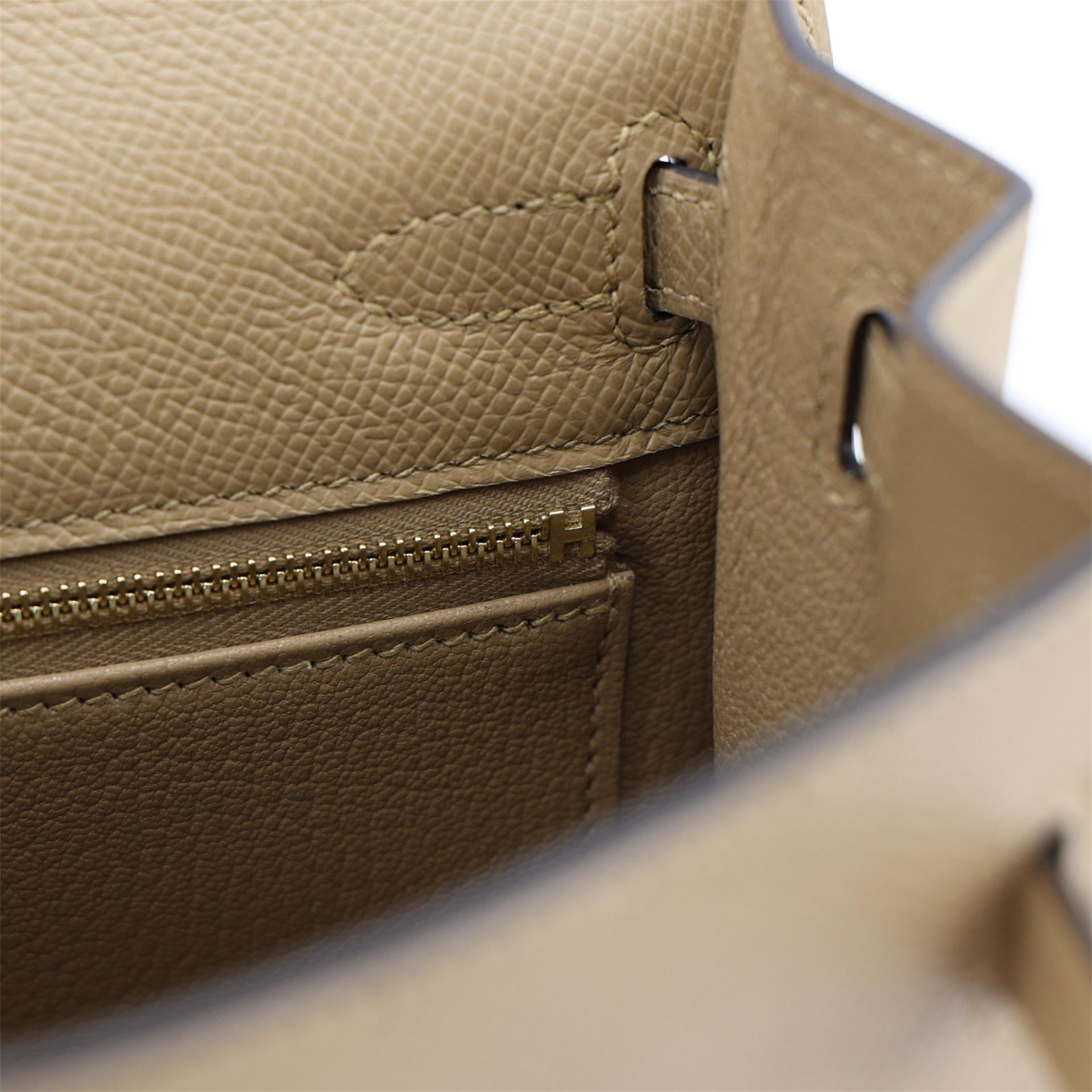 Brand New ( Rank N ) HERMÈS Kelly 25 Sellier Poussiere (1C) Epsom Permabrass hardware K (2025) - 17
