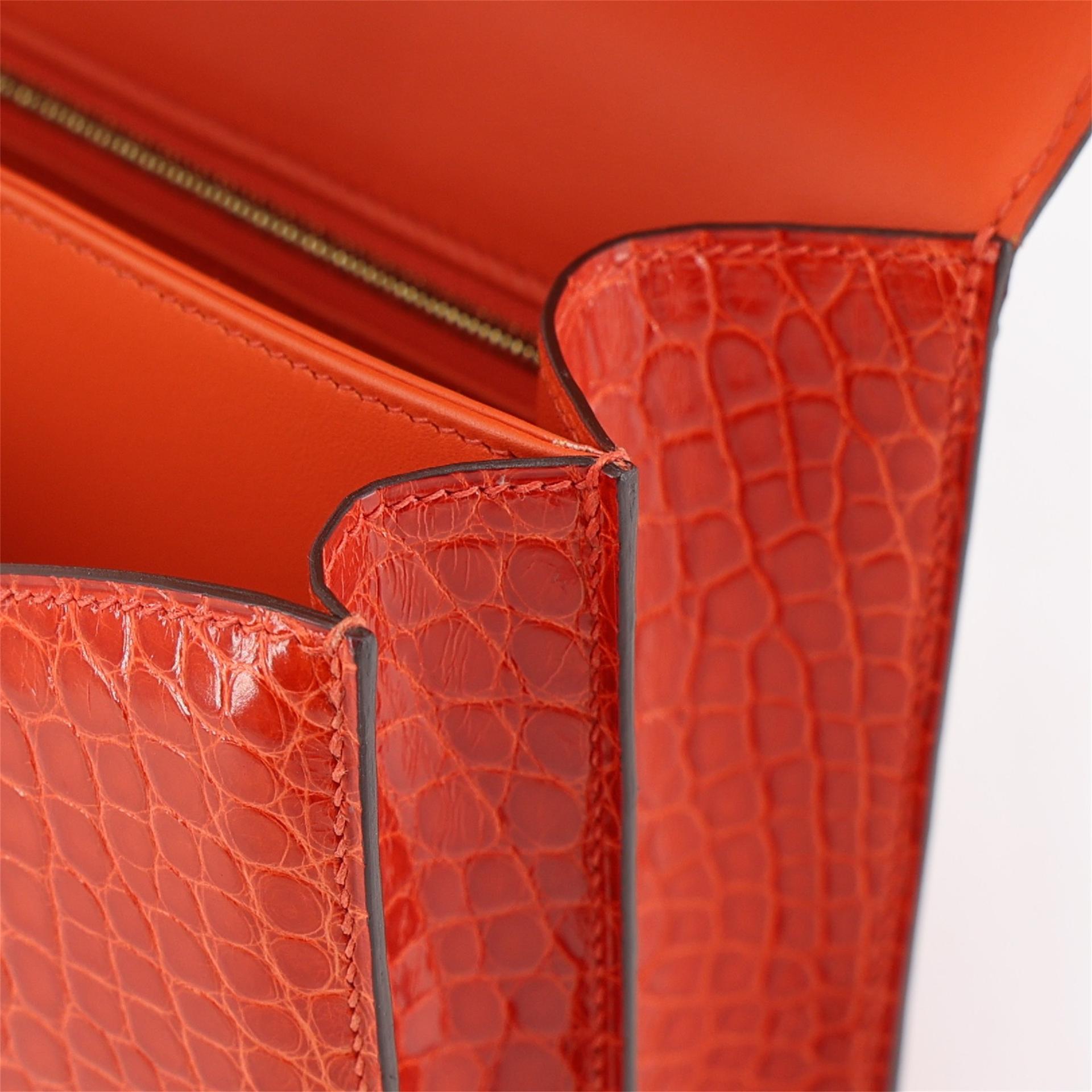 Very Good ( Rank A) HERMÈS Constance 24 Geranium (D5) Shiny Alligator Gold hardware X (2016) - 18